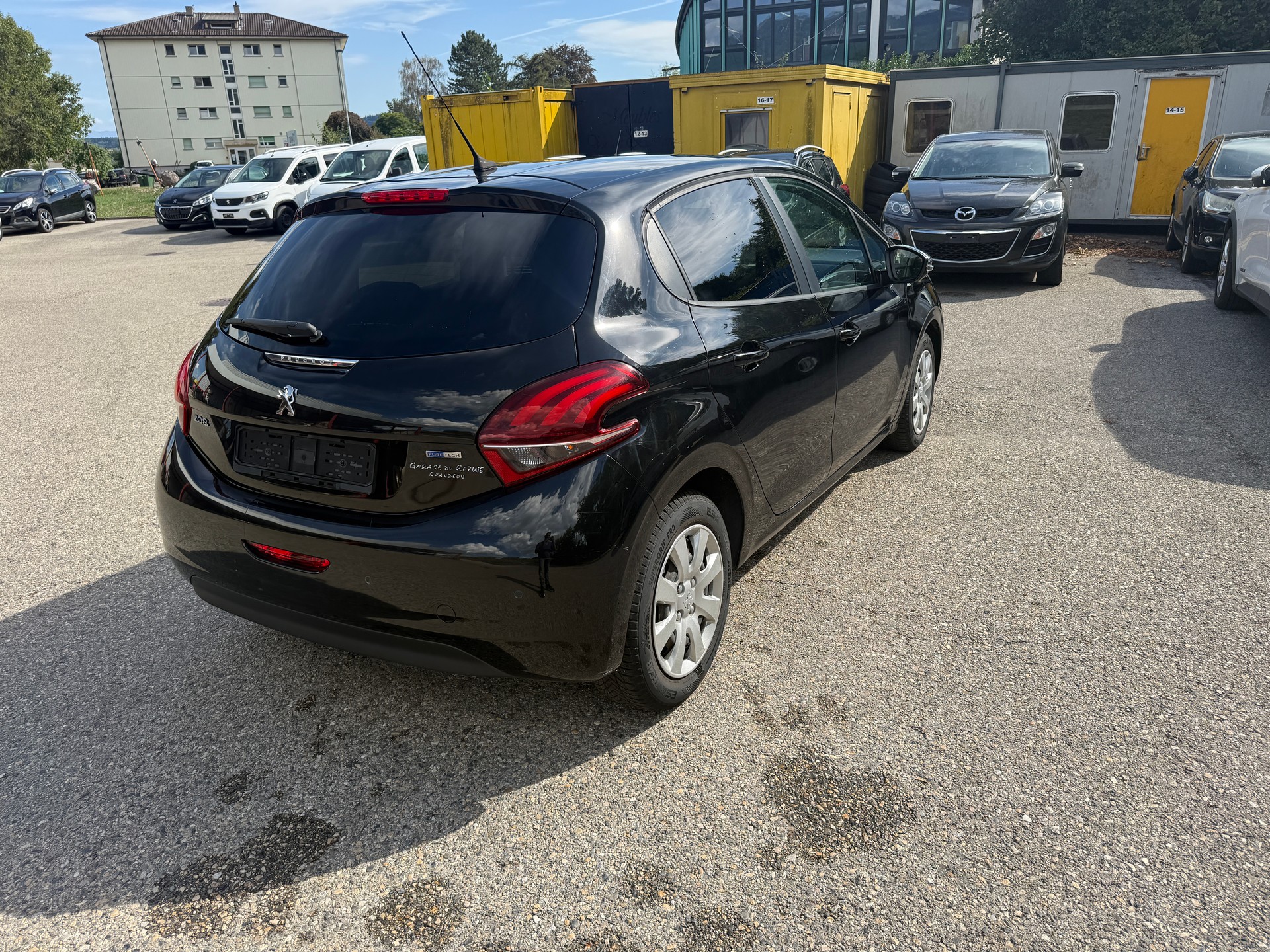 PEUGEOT 208 1.2 PureTech Style-image-5