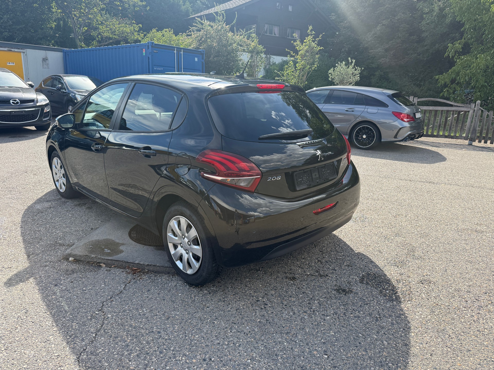 PEUGEOT 208 1.2 PureTech Style-image-4