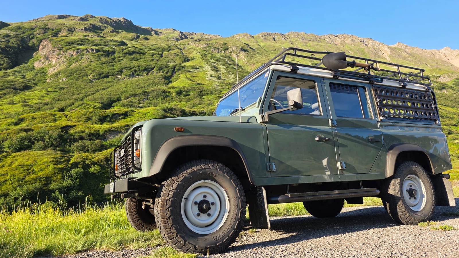 LAND ROVER Defender 110 2.4 TD4 SW Puma-image-1