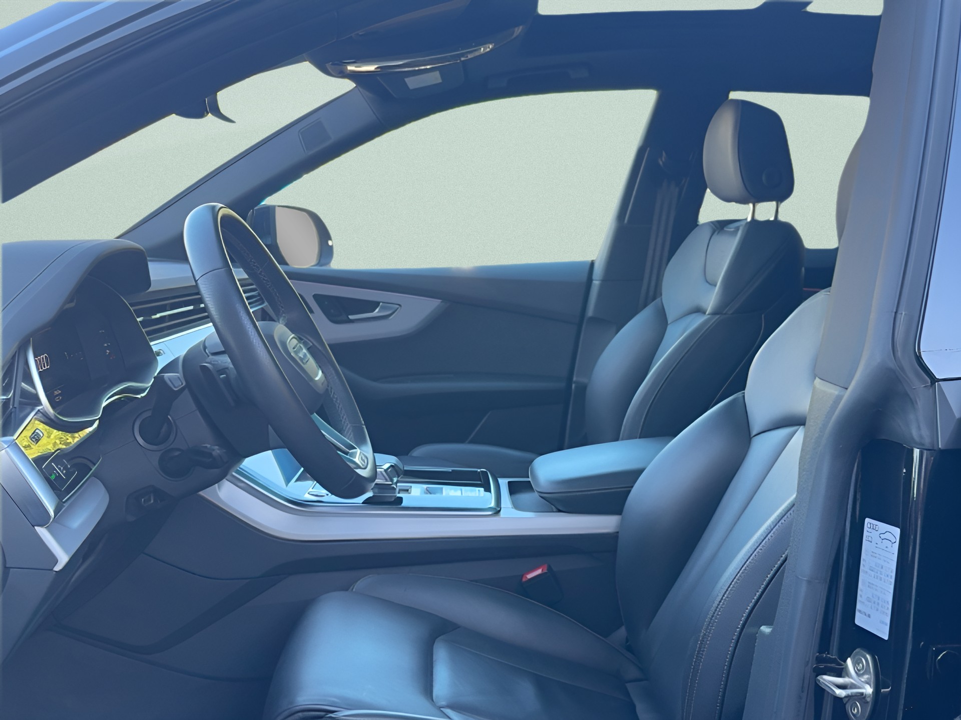 AUDI SQ8 SUV TFSI quattro tiptronic-image-9