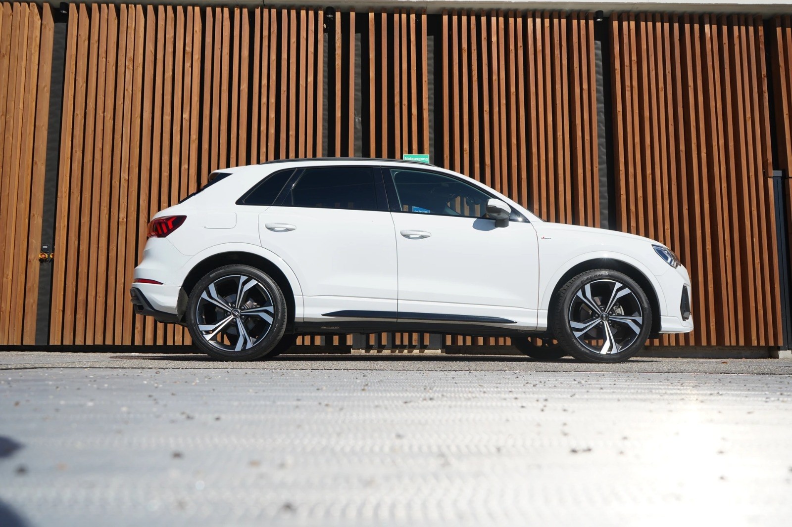 AUDI Q3 SPORTBACK 35 TFSI S LINE BLACK S-TRONIC l 150 PS-image-0