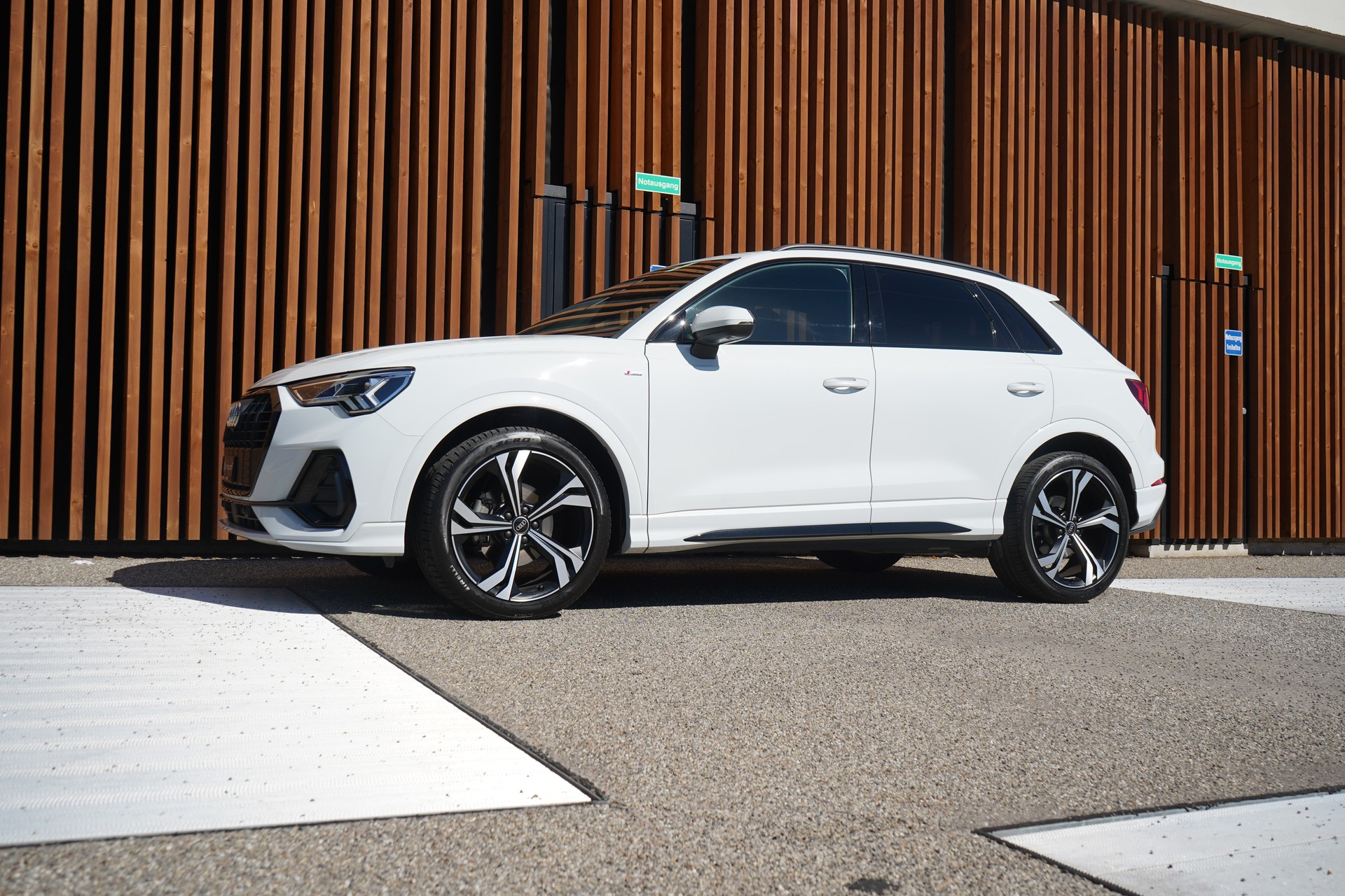 AUDI Q3 SPORTBACK 35 TFSI S LINE BLACK S-TRONIC l 150 PS-image-7