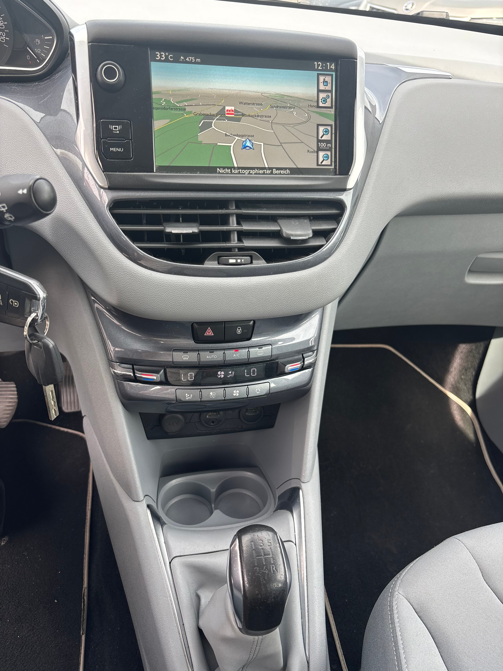 PEUGEOT 208 1.6 VTI Intuitive-image-10