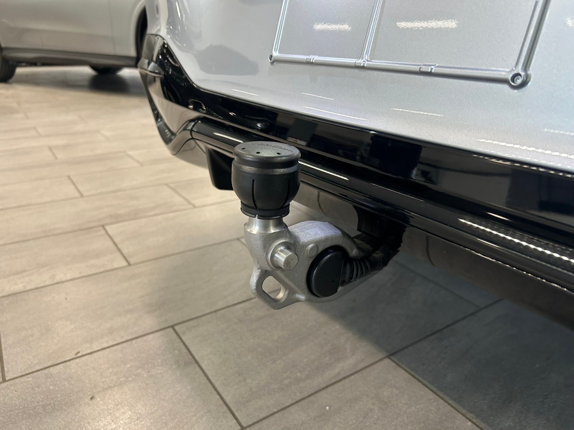 MERCEDES-BENZ GLB 350 85kWh EQ AMG Line 4Matic-image-8