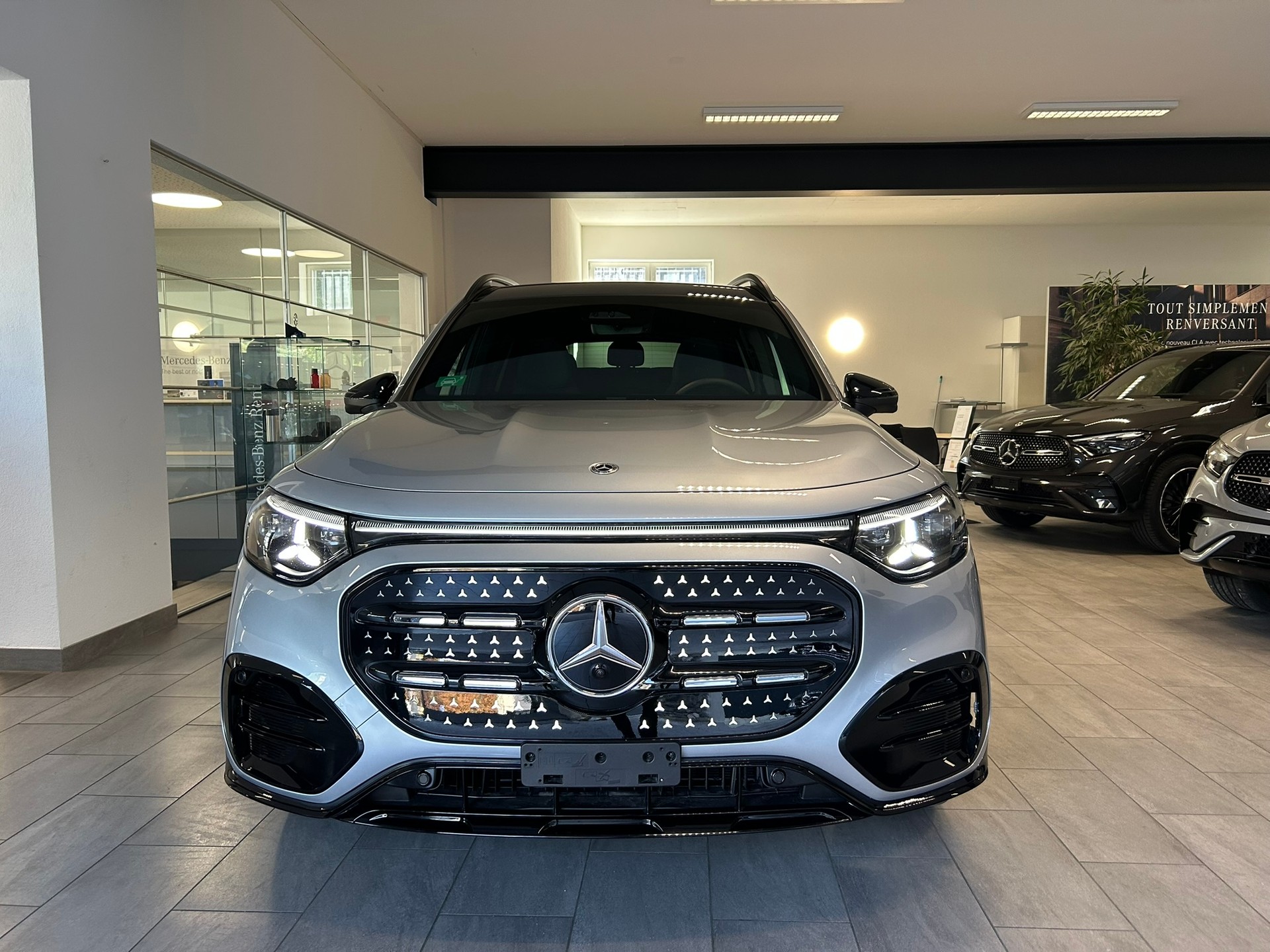 MERCEDES-BENZ GLB 350 85kWh EQ AMG Line 4Matic-image-1
