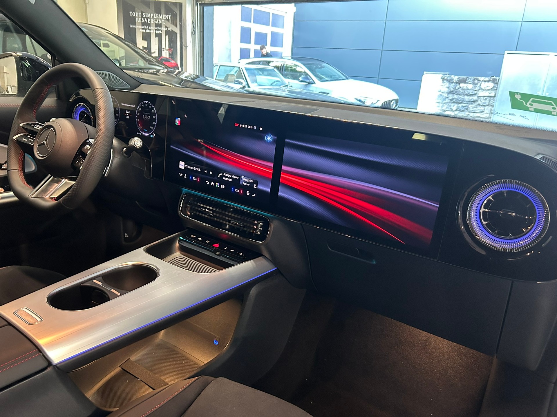 MERCEDES-BENZ GLB 350 85kWh EQ AMG Line 4Matic-image-15