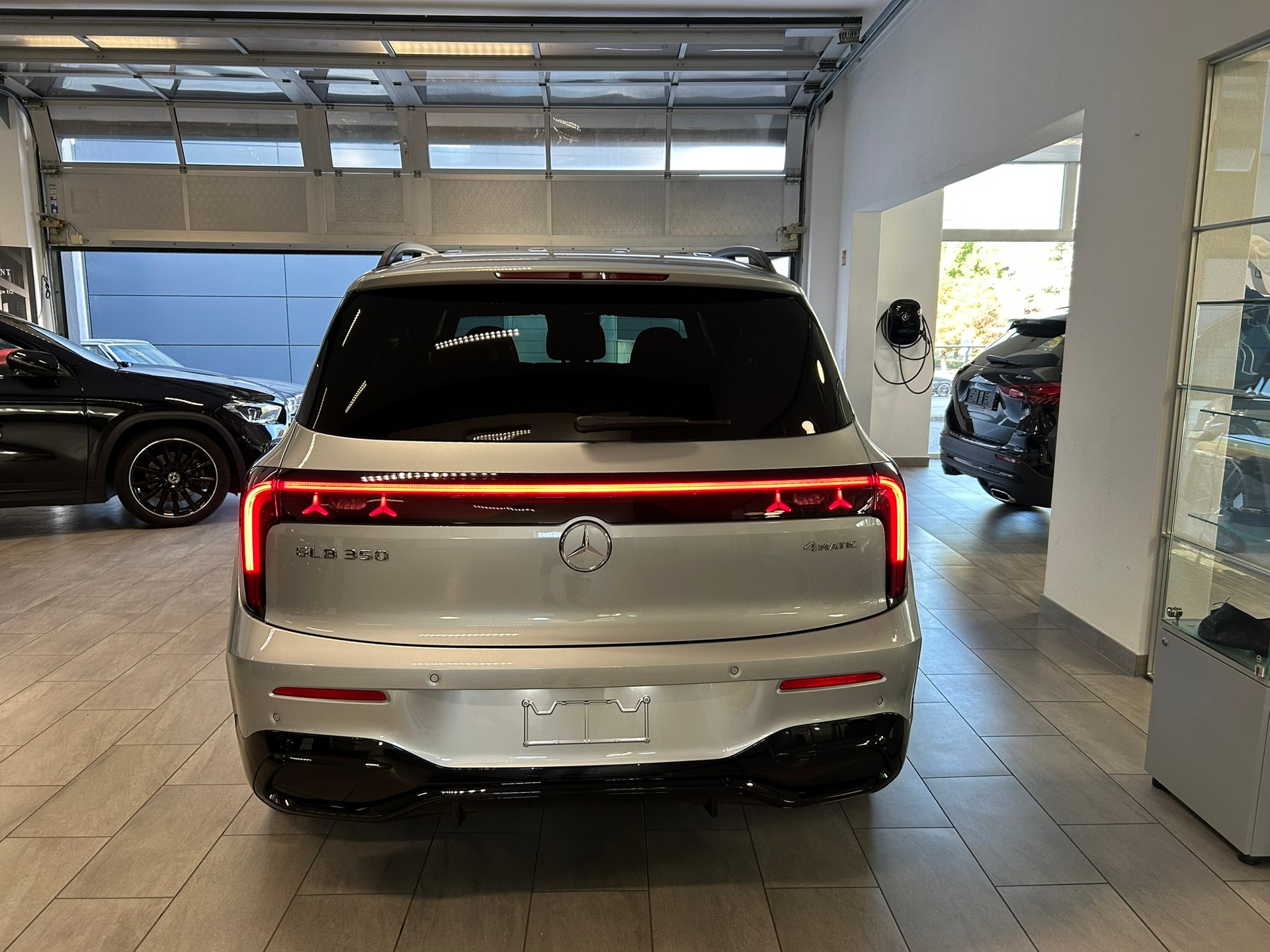MERCEDES-BENZ GLB 350 85kWh EQ AMG Line 4Matic-image-5