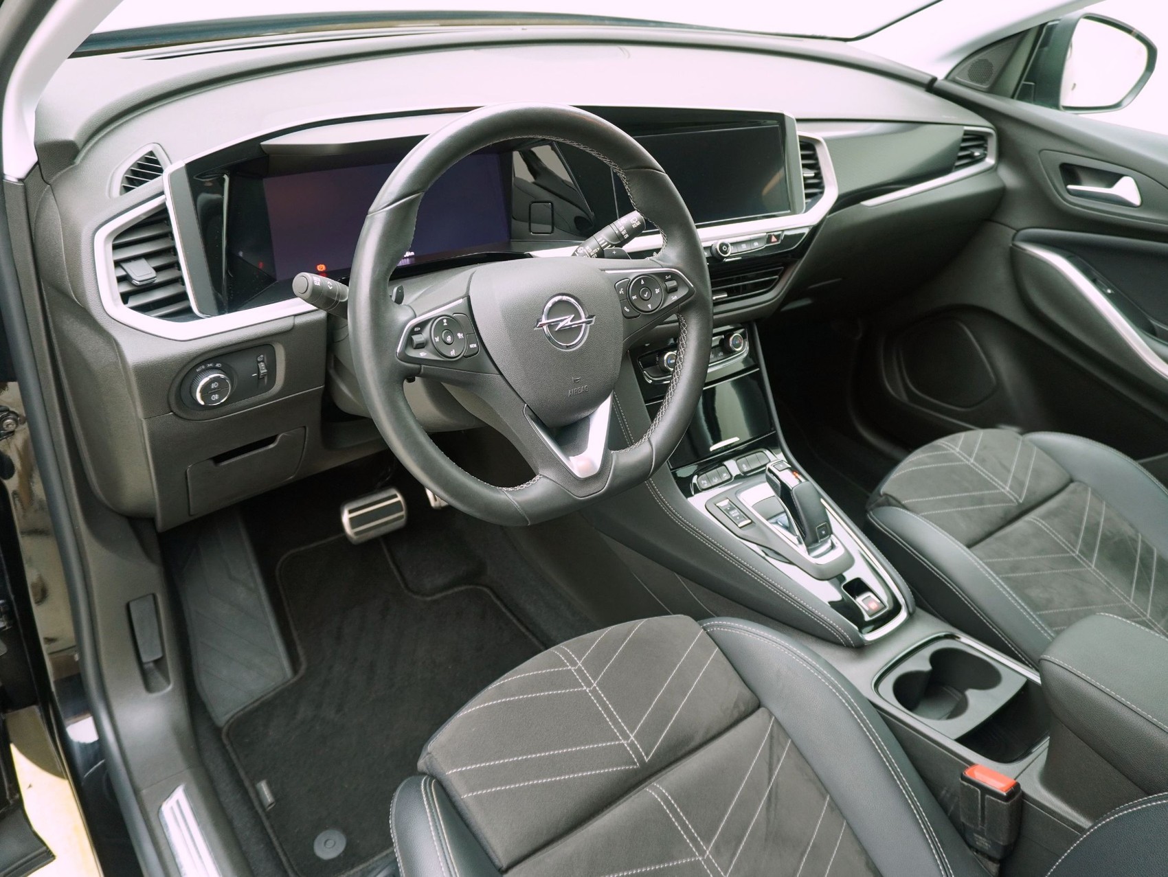OPEL Grandland 1.2 T Ultimate-image-9