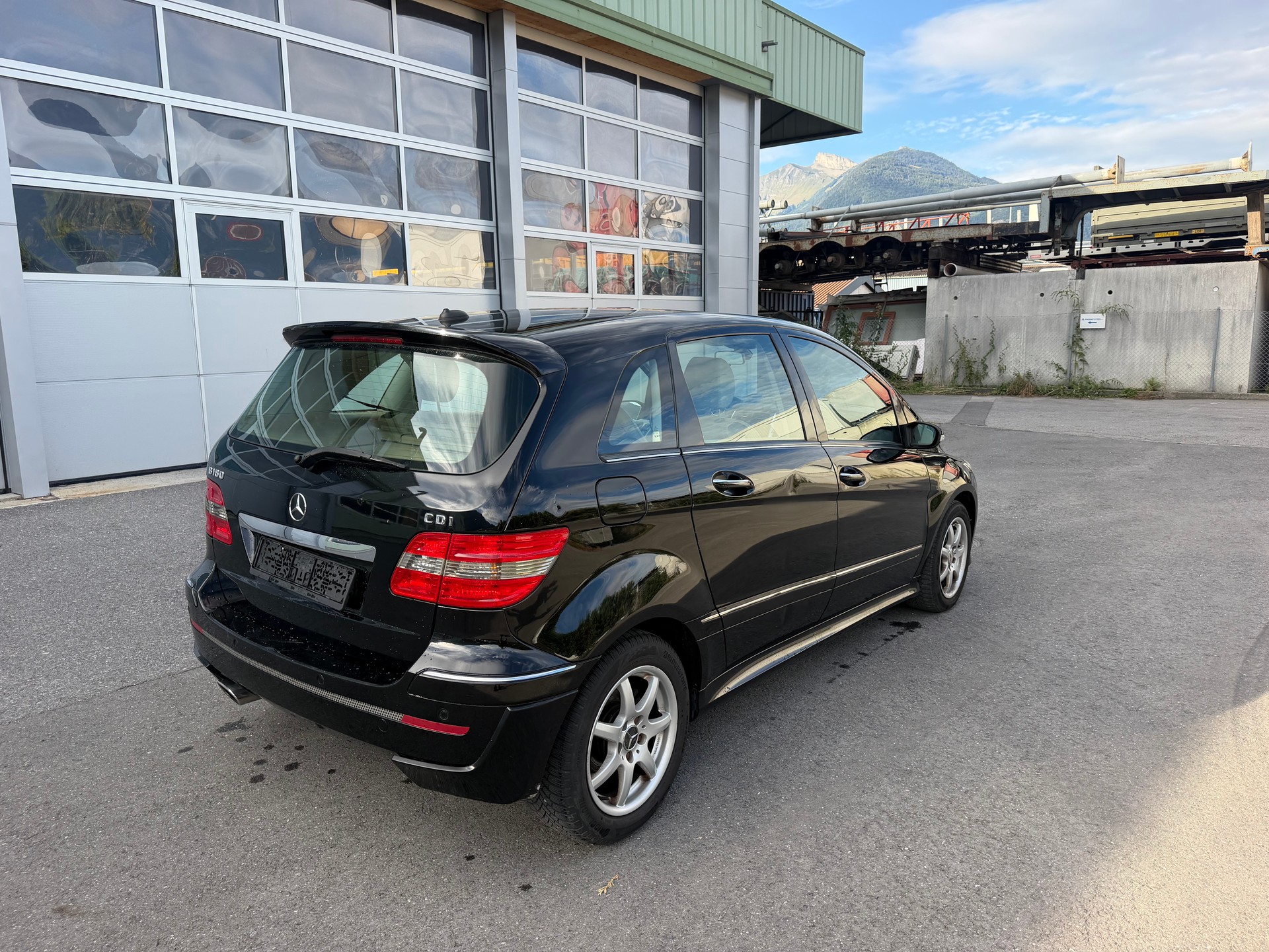 MERCEDES-BENZ B 180-image-3