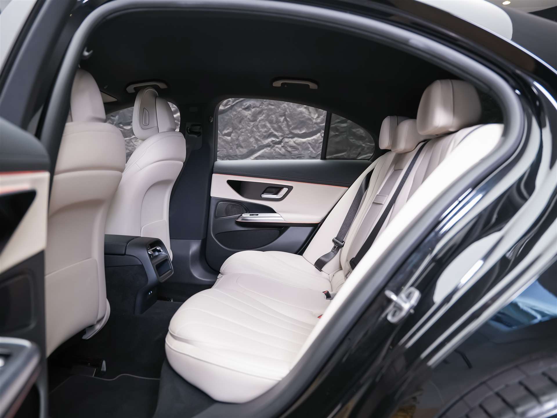 MERCEDES-BENZ E 220 d 4Matic 9G-Tronic *21" Felgen*Superscreen*Panorama*-image-11
