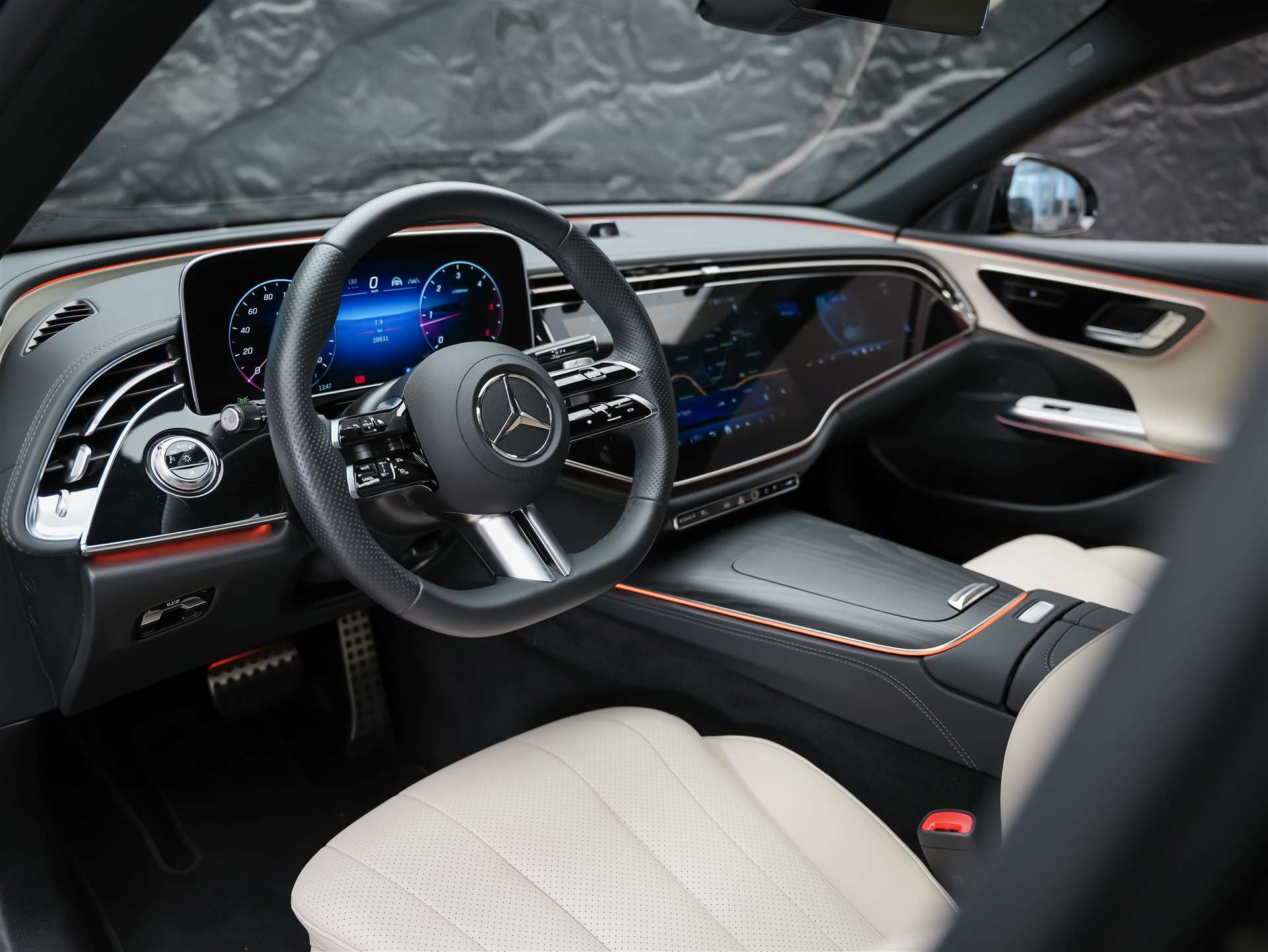 MERCEDES-BENZ E 220 d AMG Line 4Matic 9G-Tronic *21" Felgen*Superscreen*Panorama*-image-7