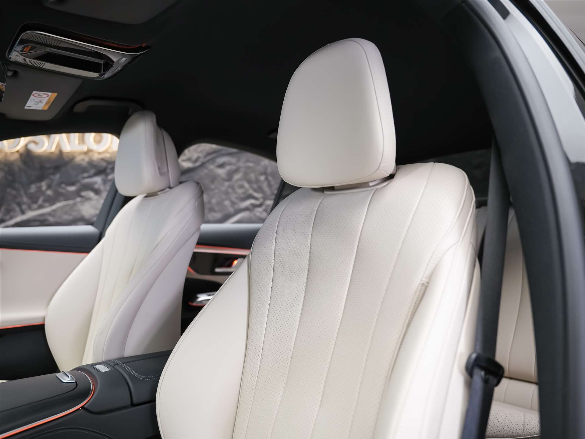MERCEDES-BENZ E 220 d 4Matic 9G-Tronic *21" Felgen*Superscreen*Panorama*-image-9