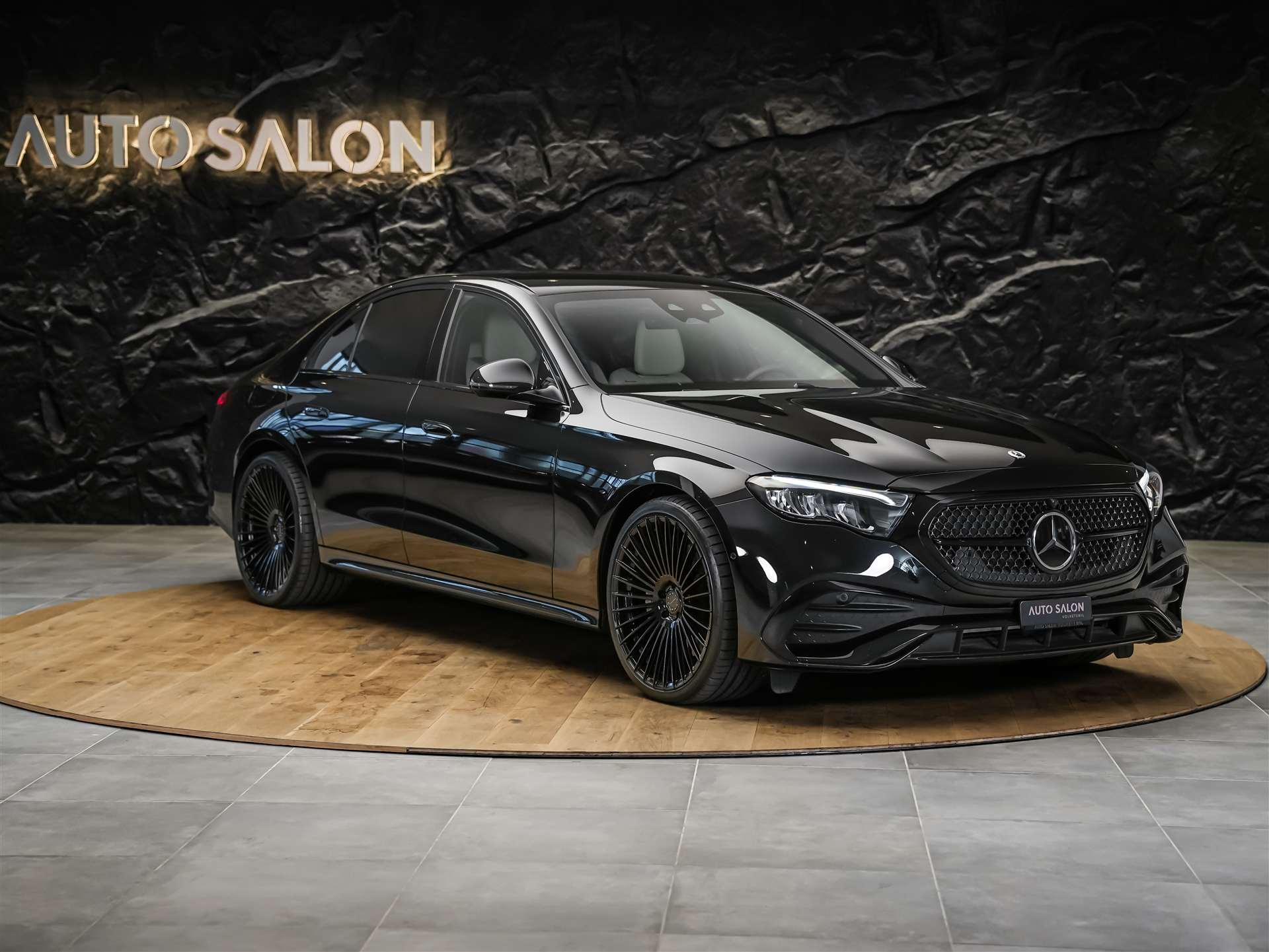 MERCEDES-BENZ E 220 d AMG Line 4Matic 9G-Tronic *21" Felgen*Werksgarantie*Superscreen*-image-5