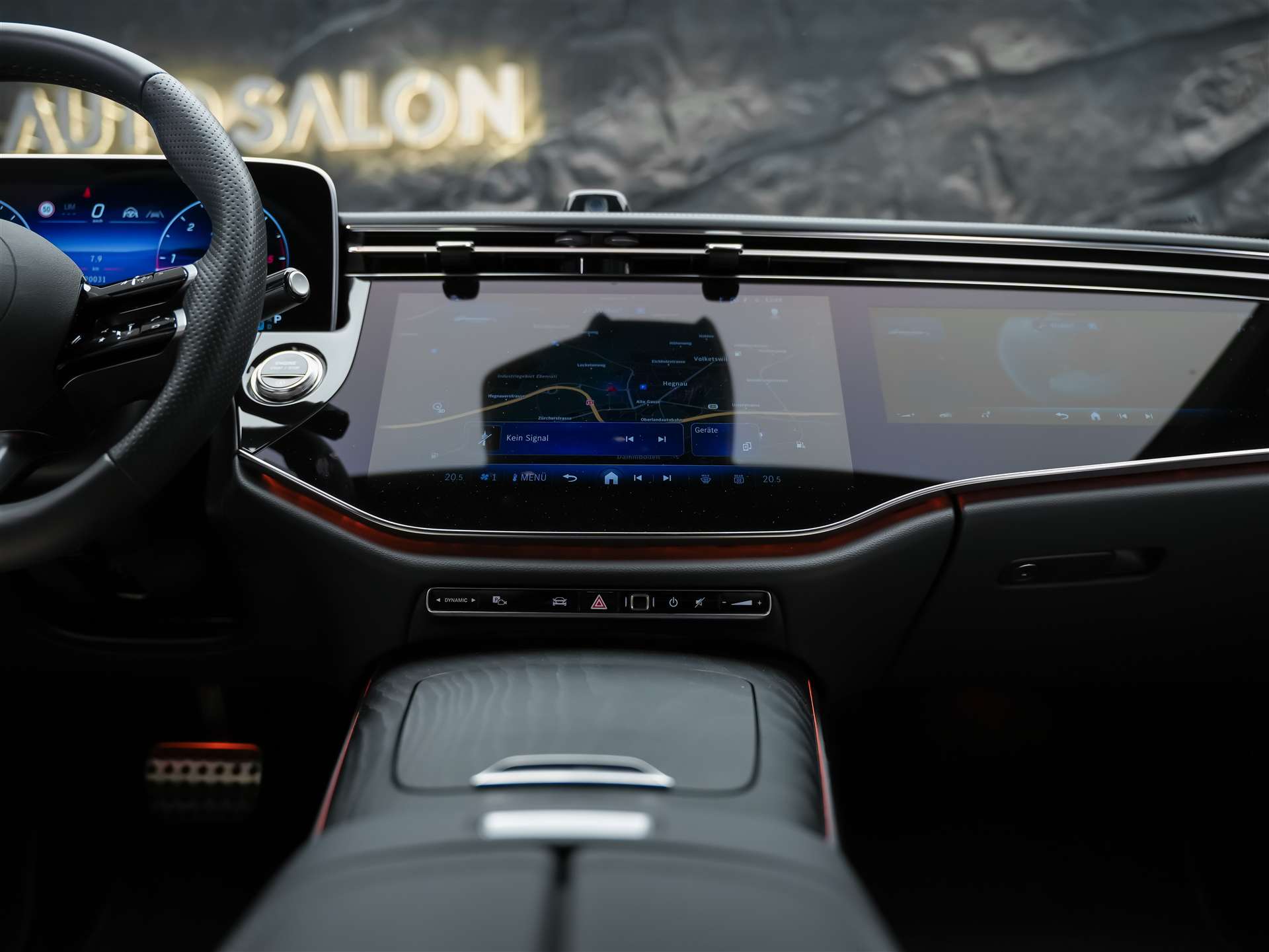 MERCEDES-BENZ E 220 d 4Matic 9G-Tronic *21" Felgen*Superscreen*Panorama*-image-18