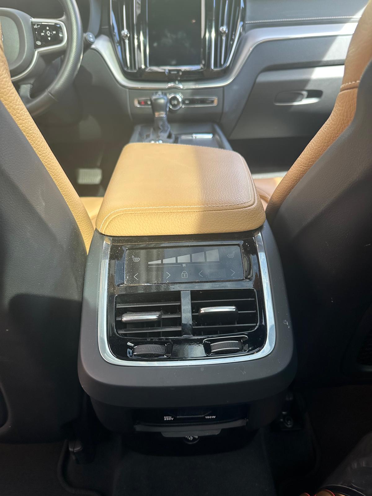 VOLVO 2.0 D4 Inscription AWD-image-8