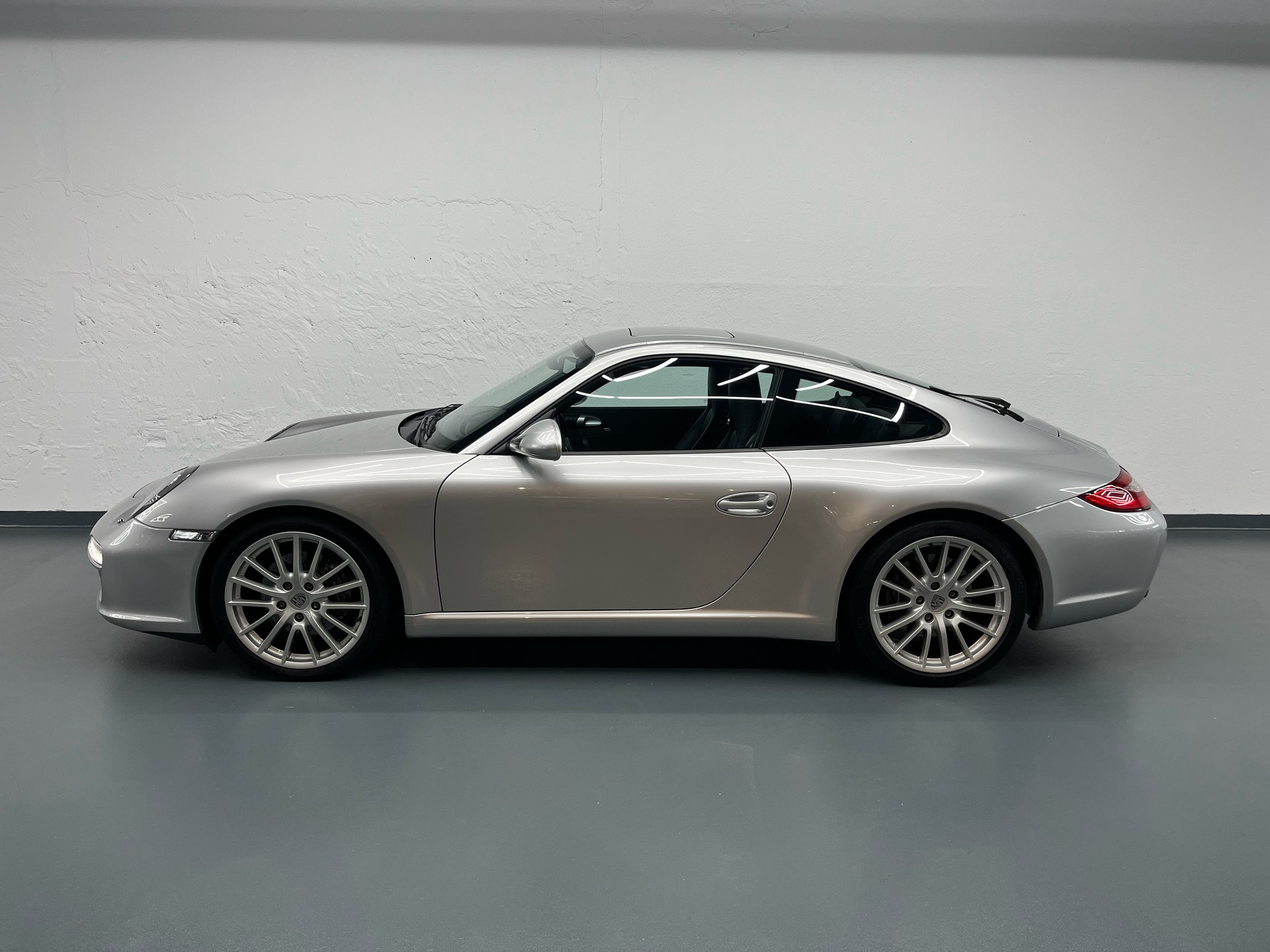 PORSCHE 911 Coupé 3.6 Carrera-image-4