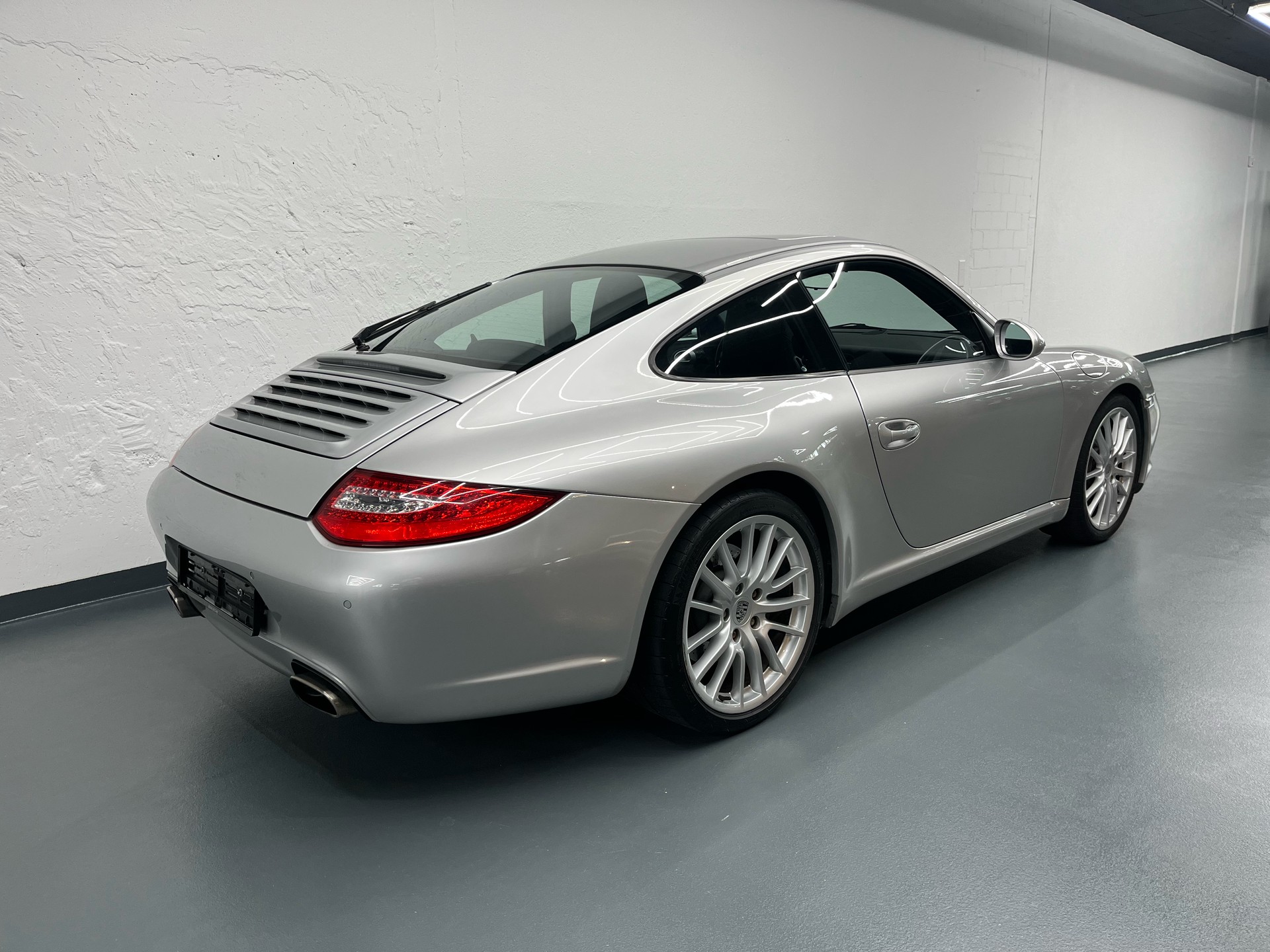 PORSCHE 911 Coupé 3.6 Carrera-image-2
