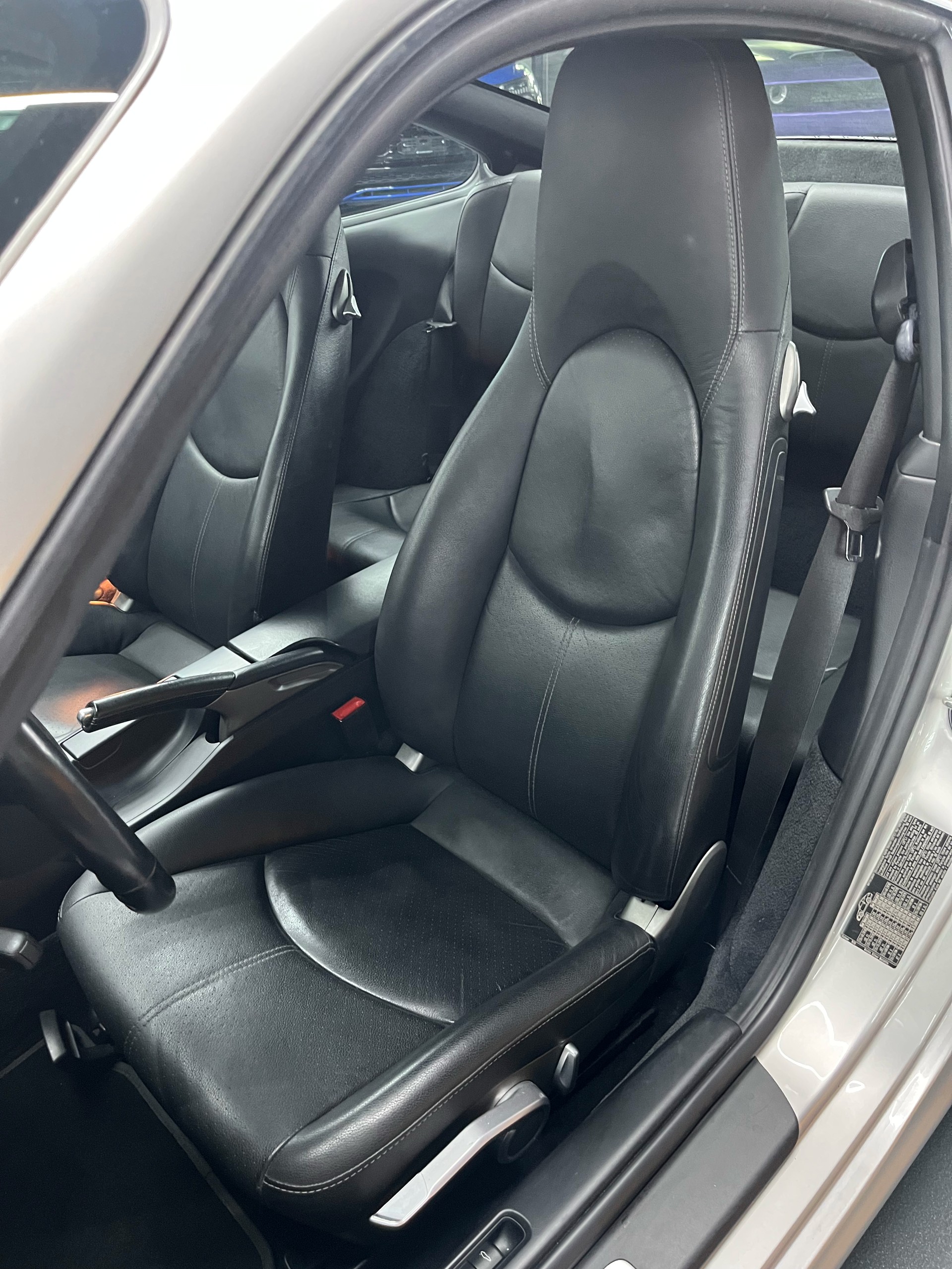 PORSCHE 911 Coupé 3.6 Carrera-image-8