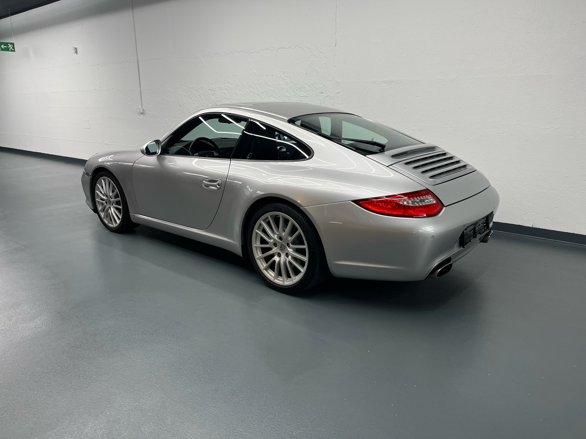 PORSCHE 911 Coupé 3.6 Carrera-image-6