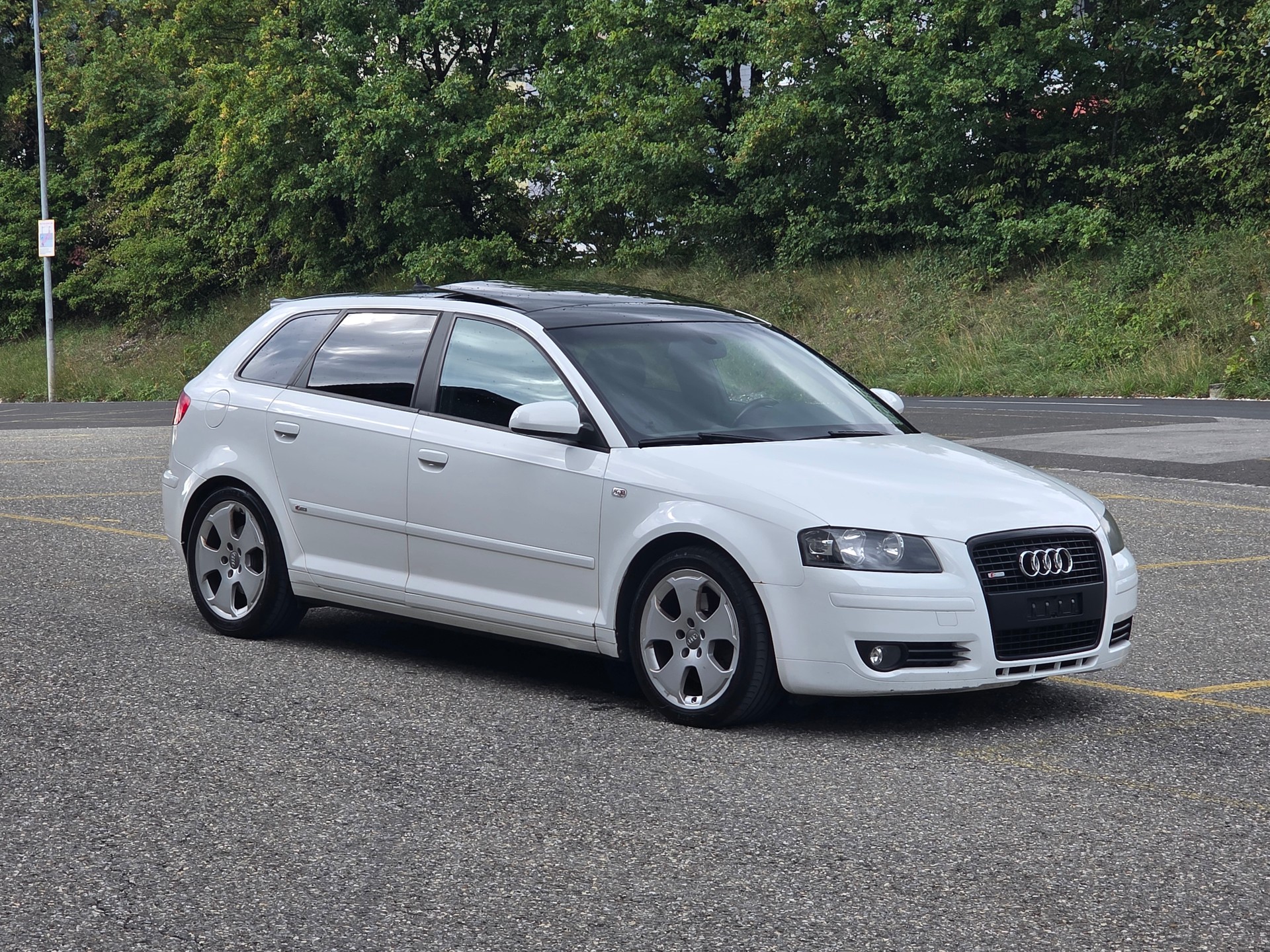 AUDI A3 2.0 TDI S-Line Ambition quattro-image-1