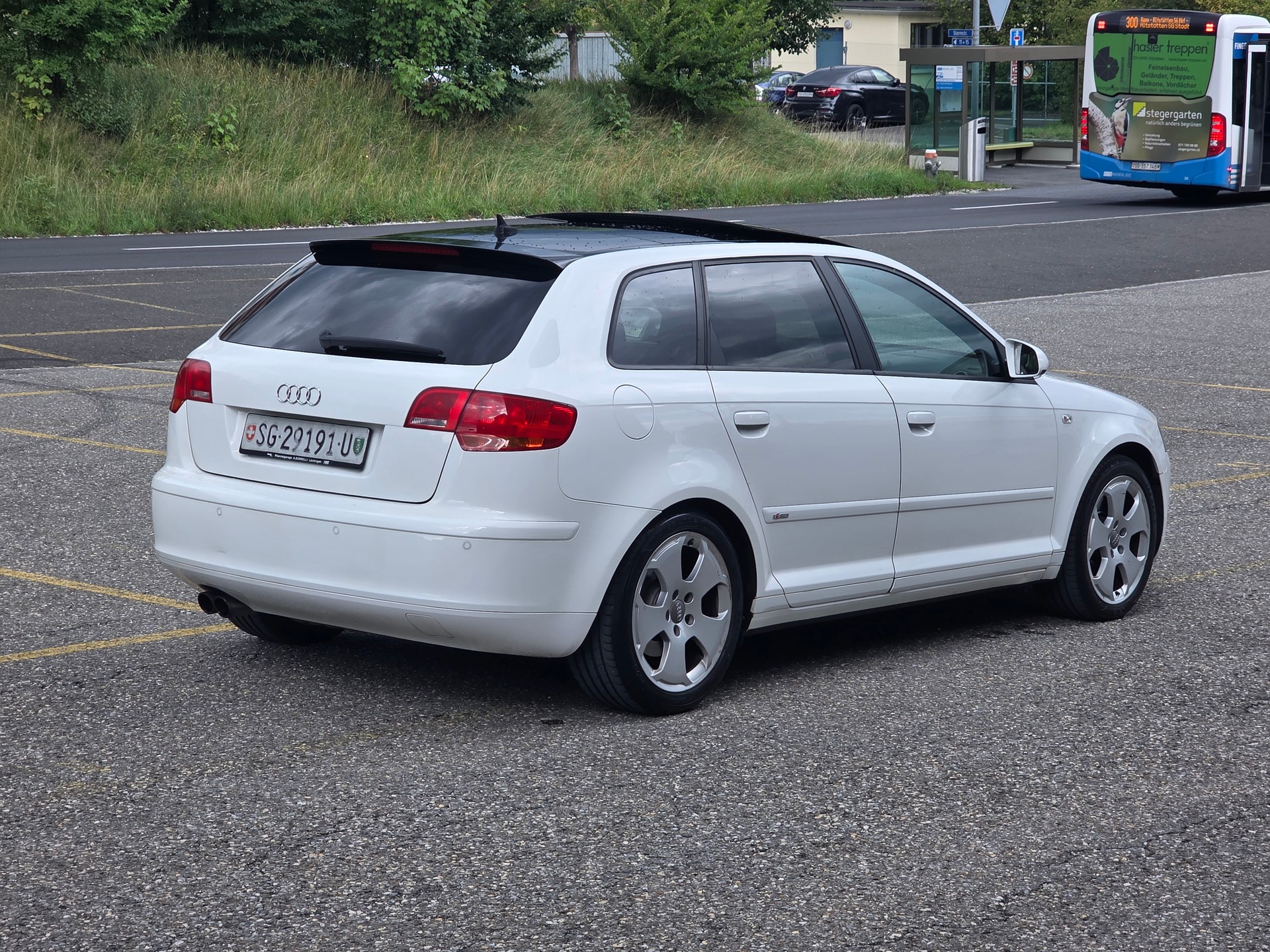 AUDI A3 2.0 TDI S-Line Ambition quattro-image-2