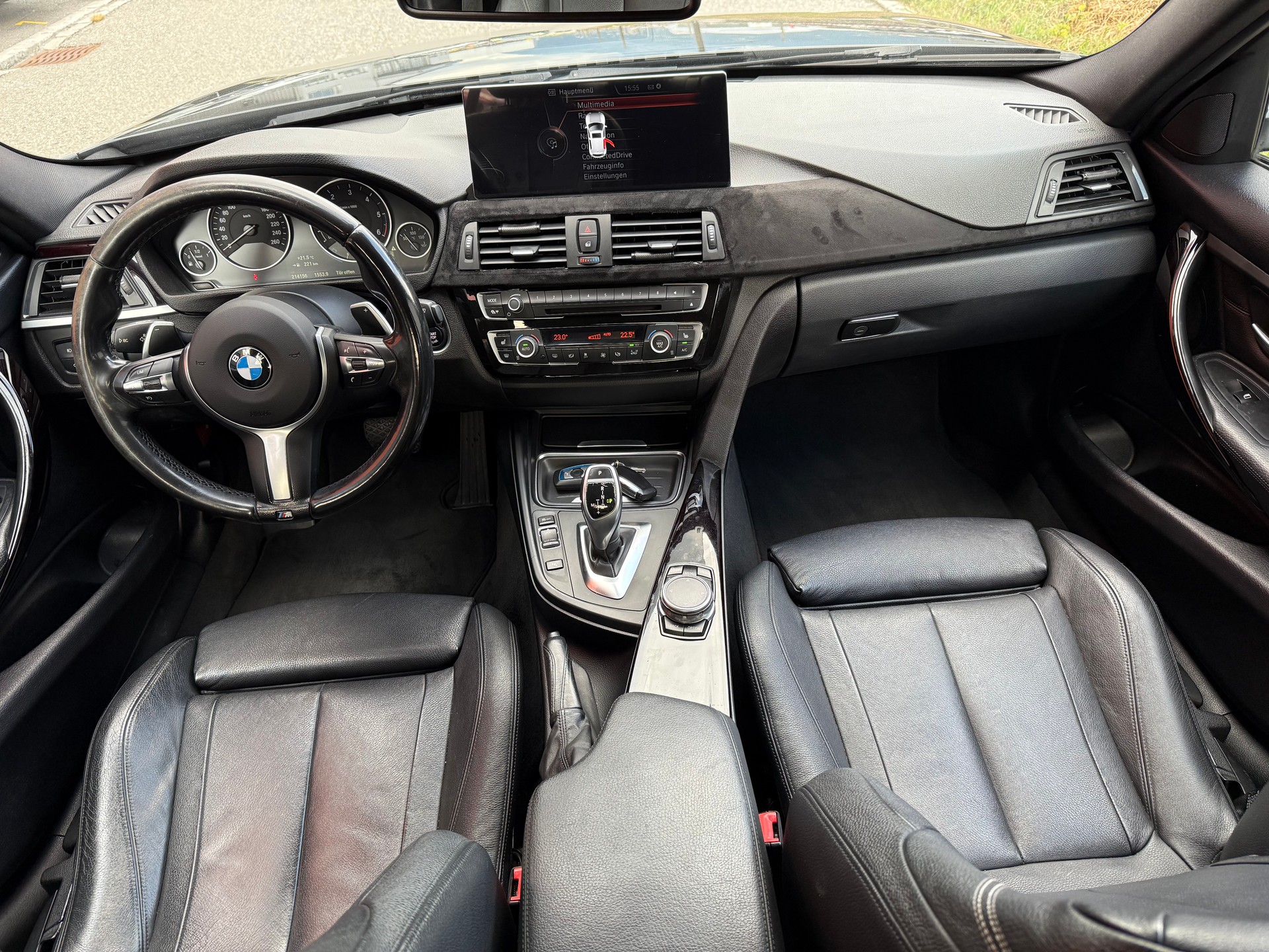 BMW 330d xDrive SAG-image-18