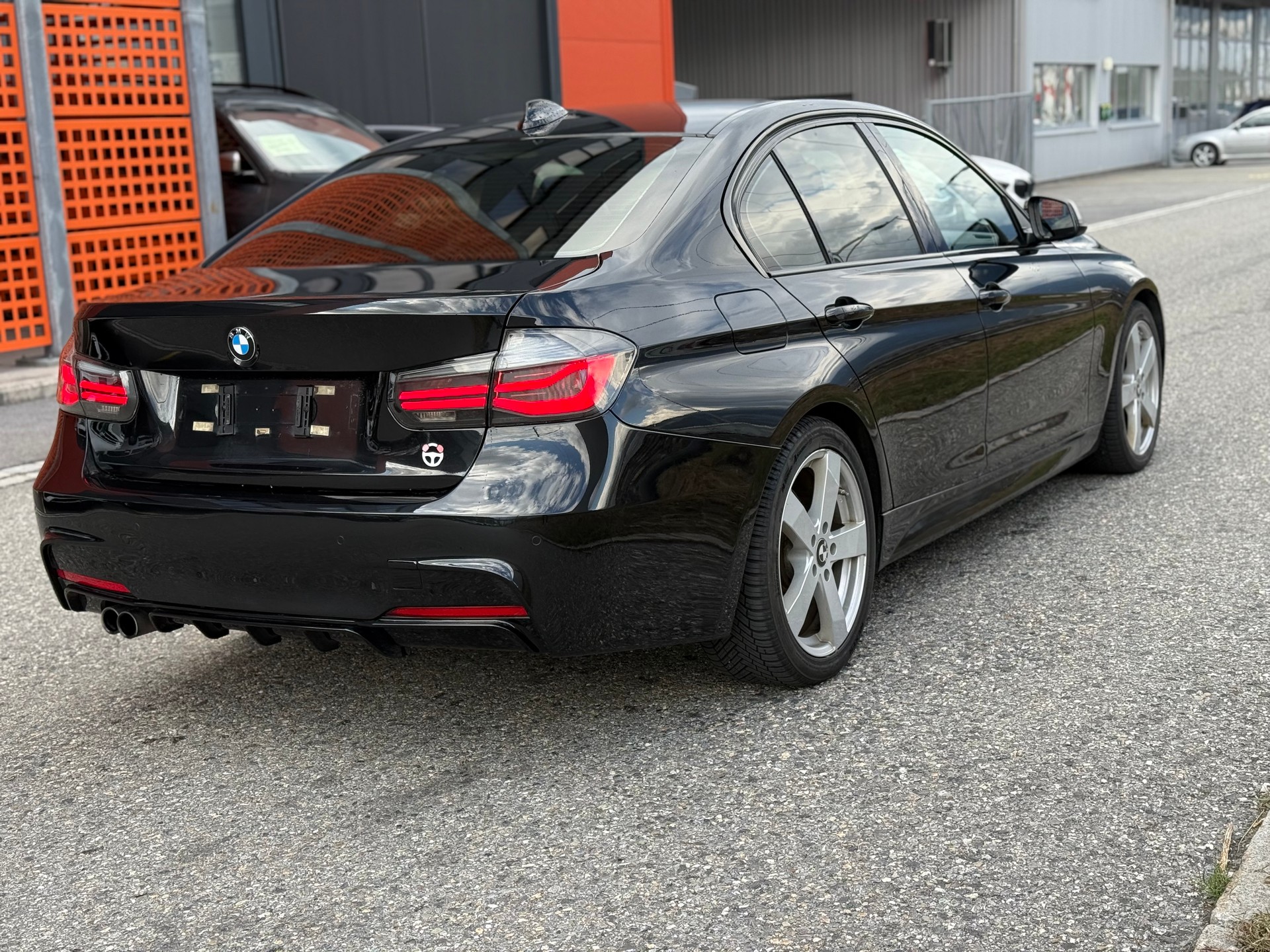 BMW 330d xDrive SAG-image-6