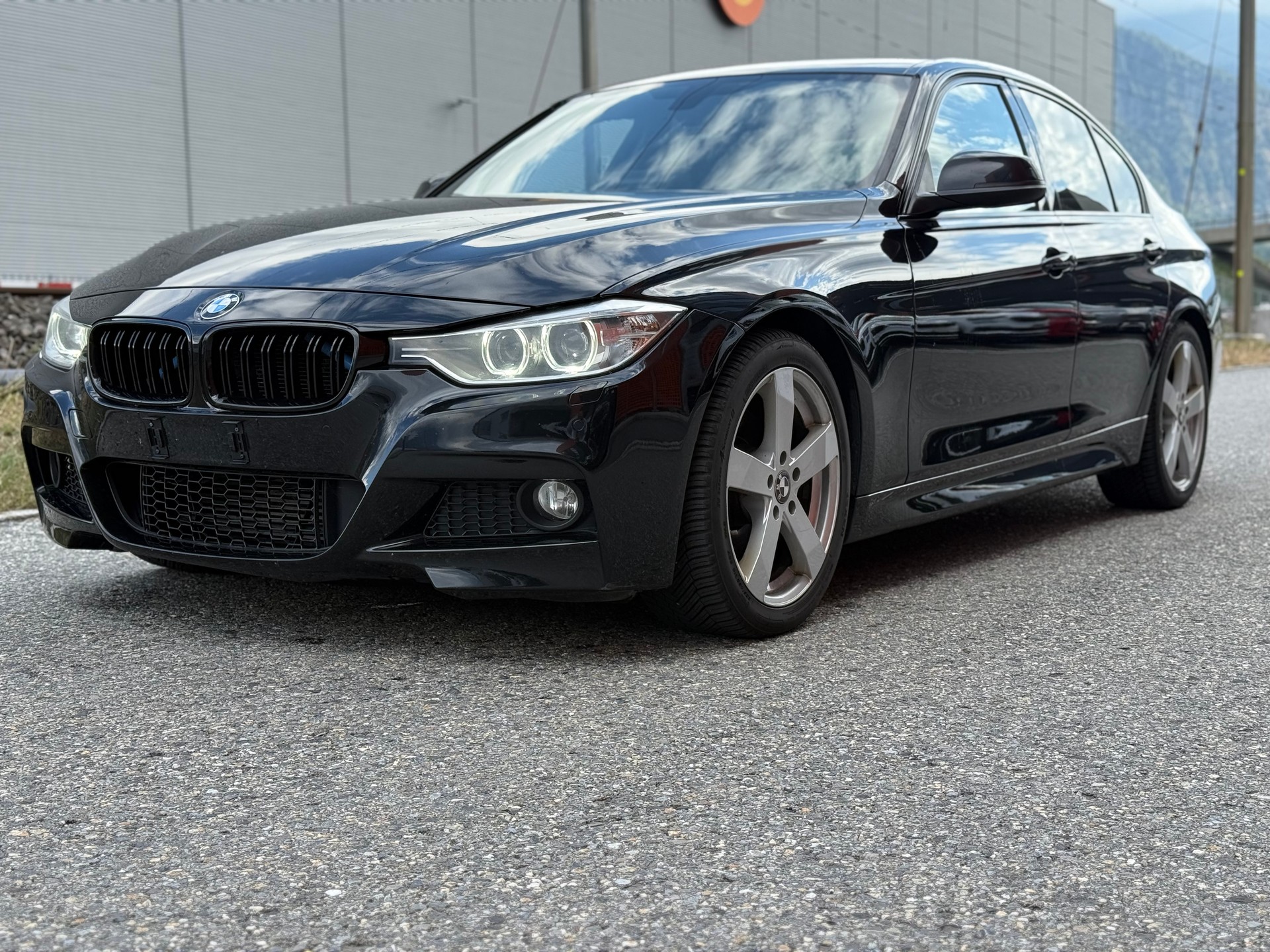 BMW 330d xDrive SAG-image-0