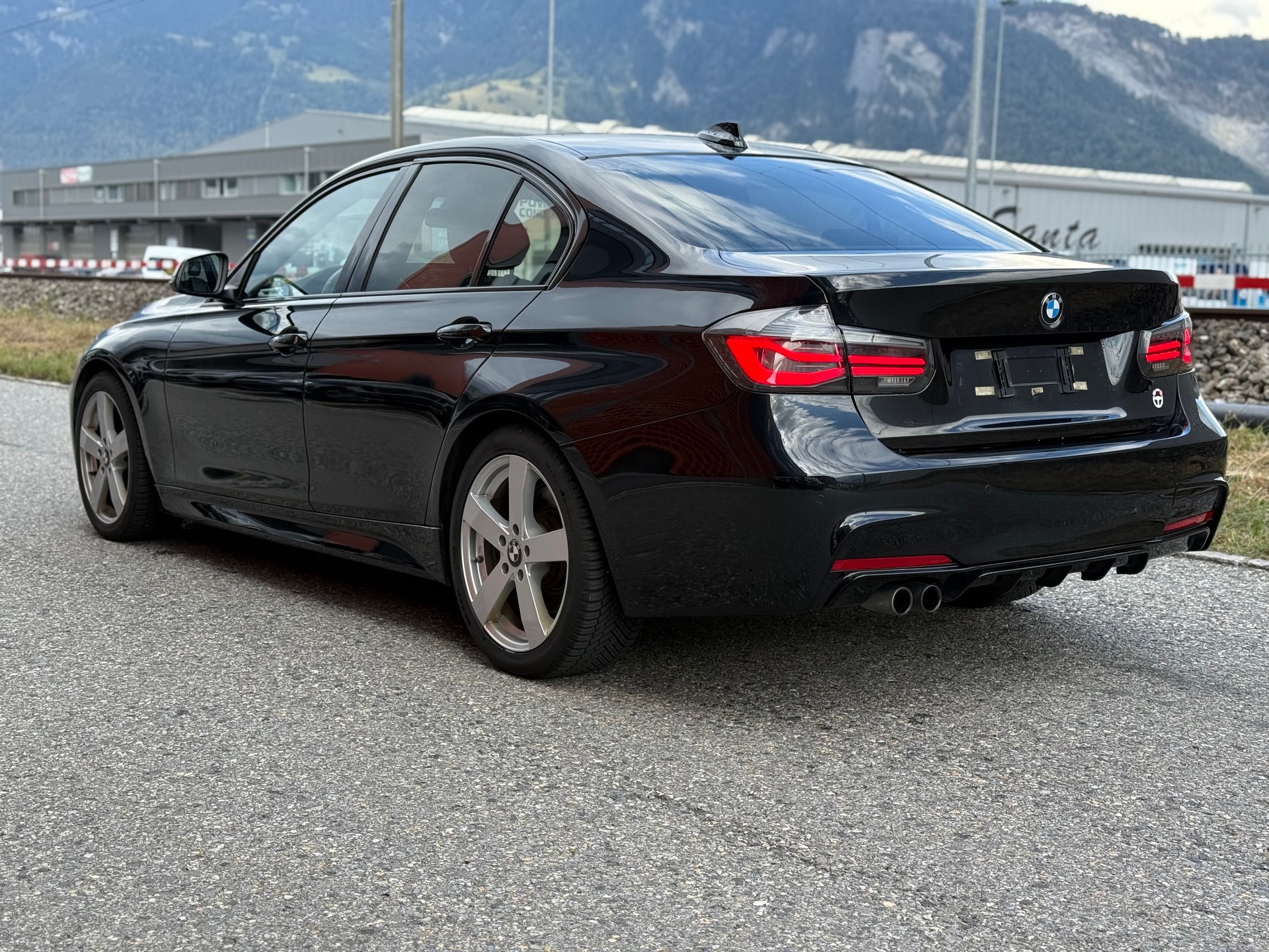 BMW 330d xDrive SAG-image-4