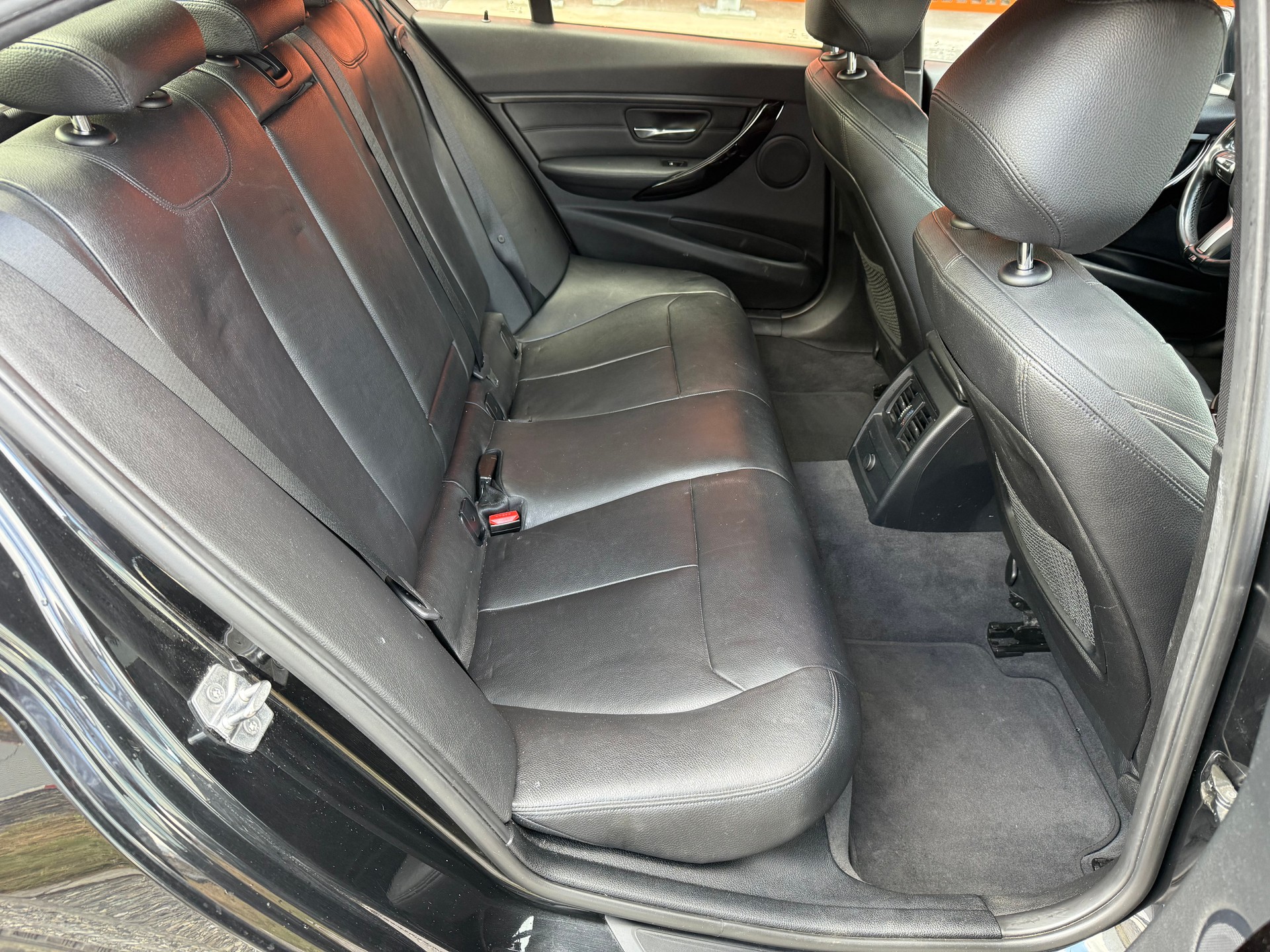 BMW 330d xDrive SAG-image-13
