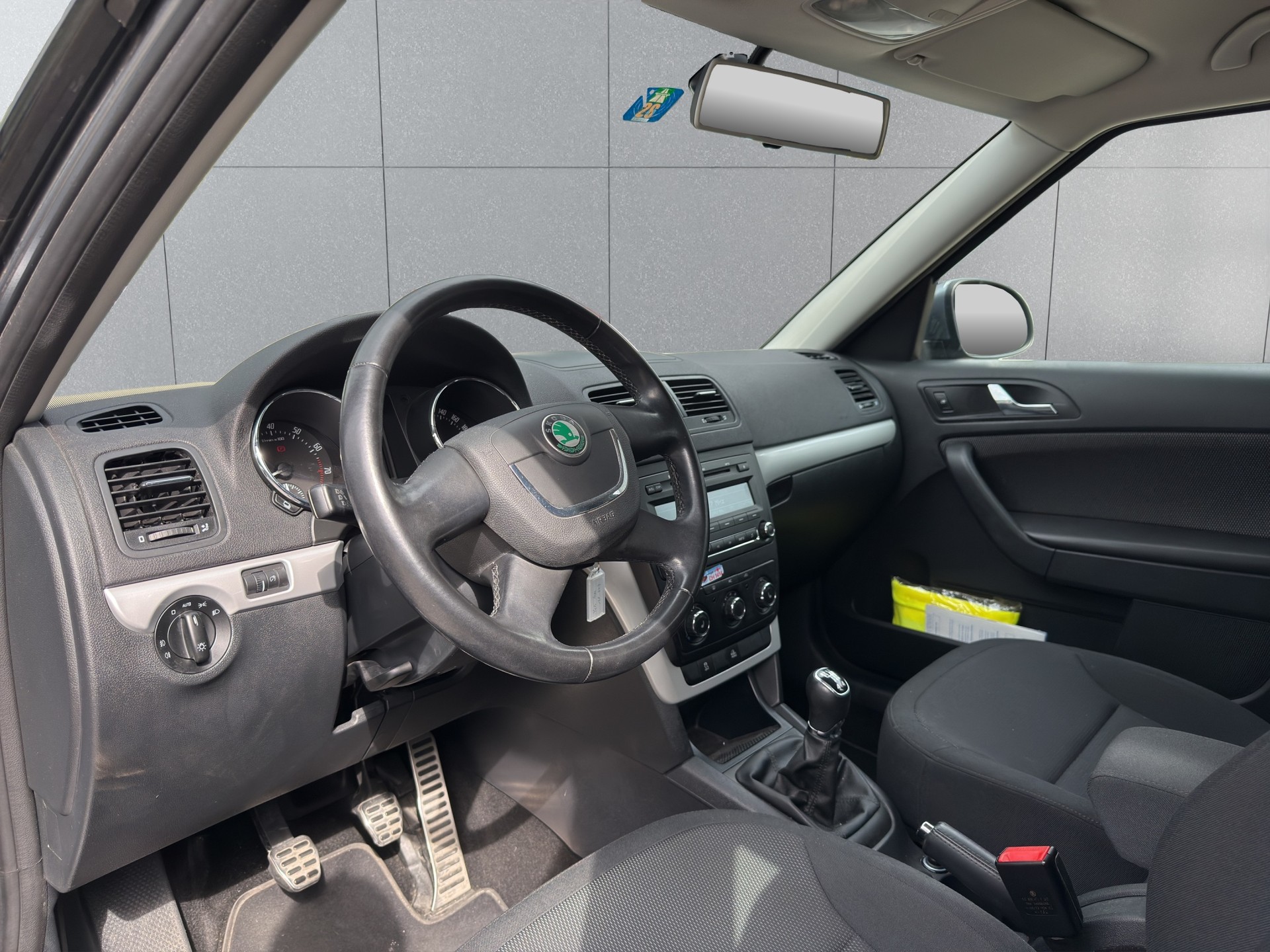 SKODA Yeti 1.8 TSI Ambition 4x4-image-8