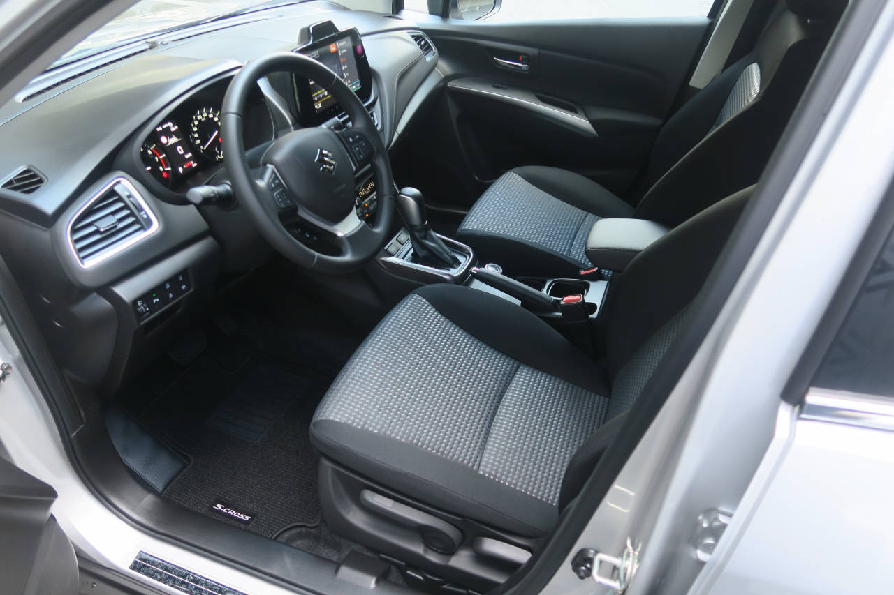 SUZUKI S-Cross 1.4 T Piz Sulai Hybrid 4x4-image-3