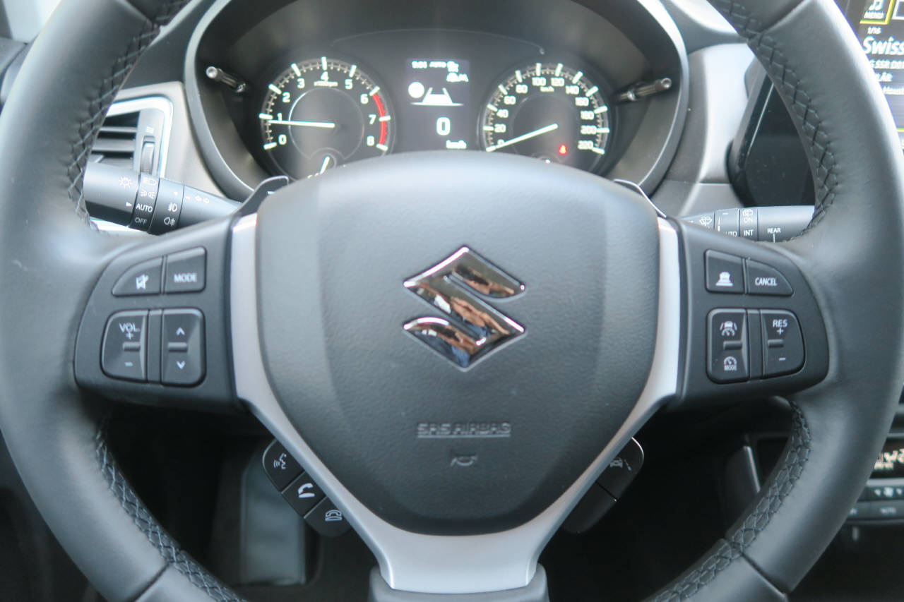 SUZUKI S-Cross 1.4 T Piz Sulai Hybrid 4x4-image-5