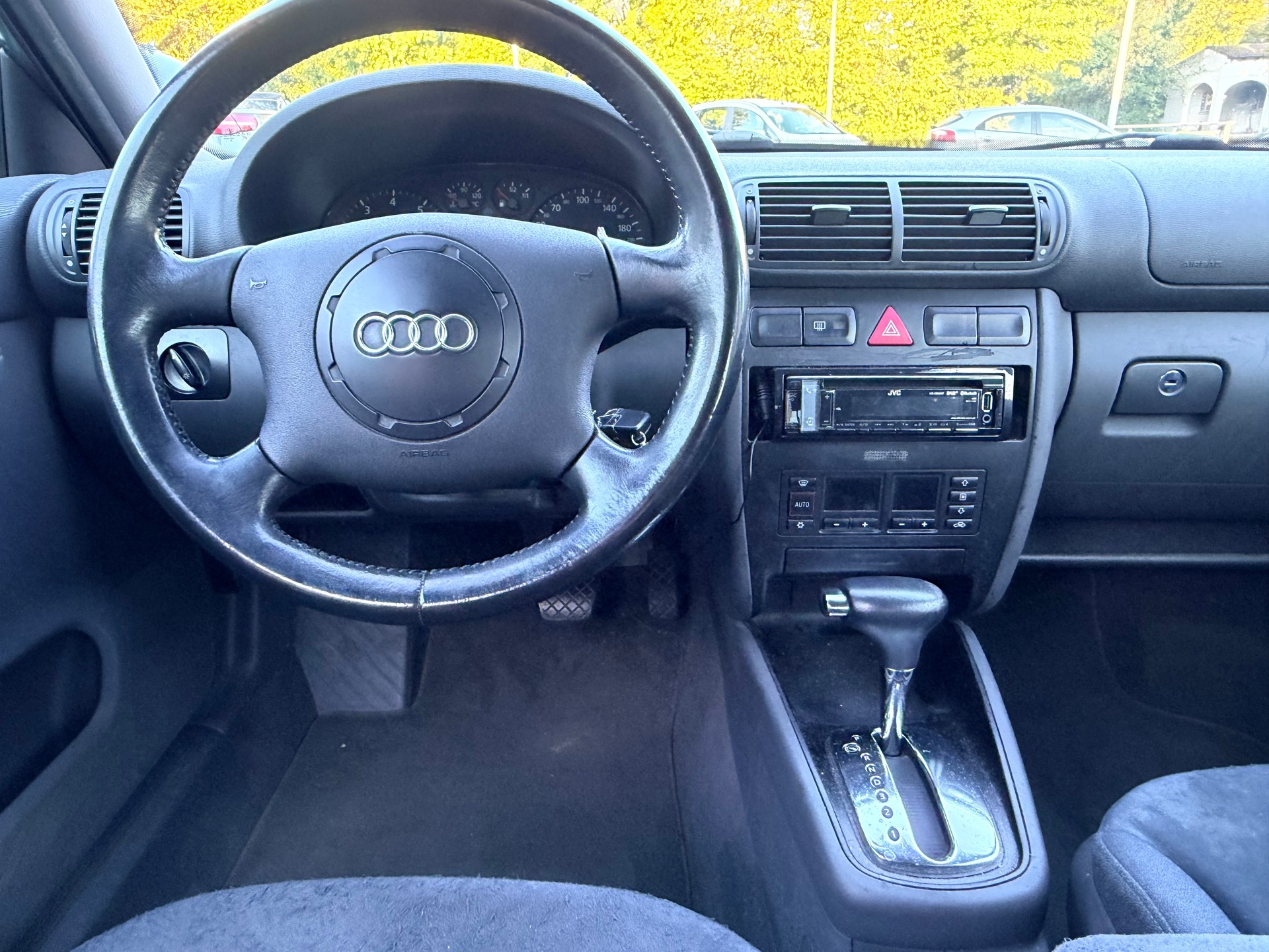 AUDI A3 1.8 T Ambition-image-12