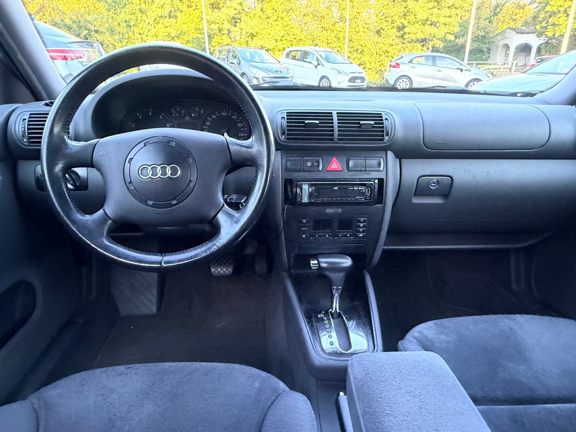 AUDI A3 1.8 T Ambition-image-13