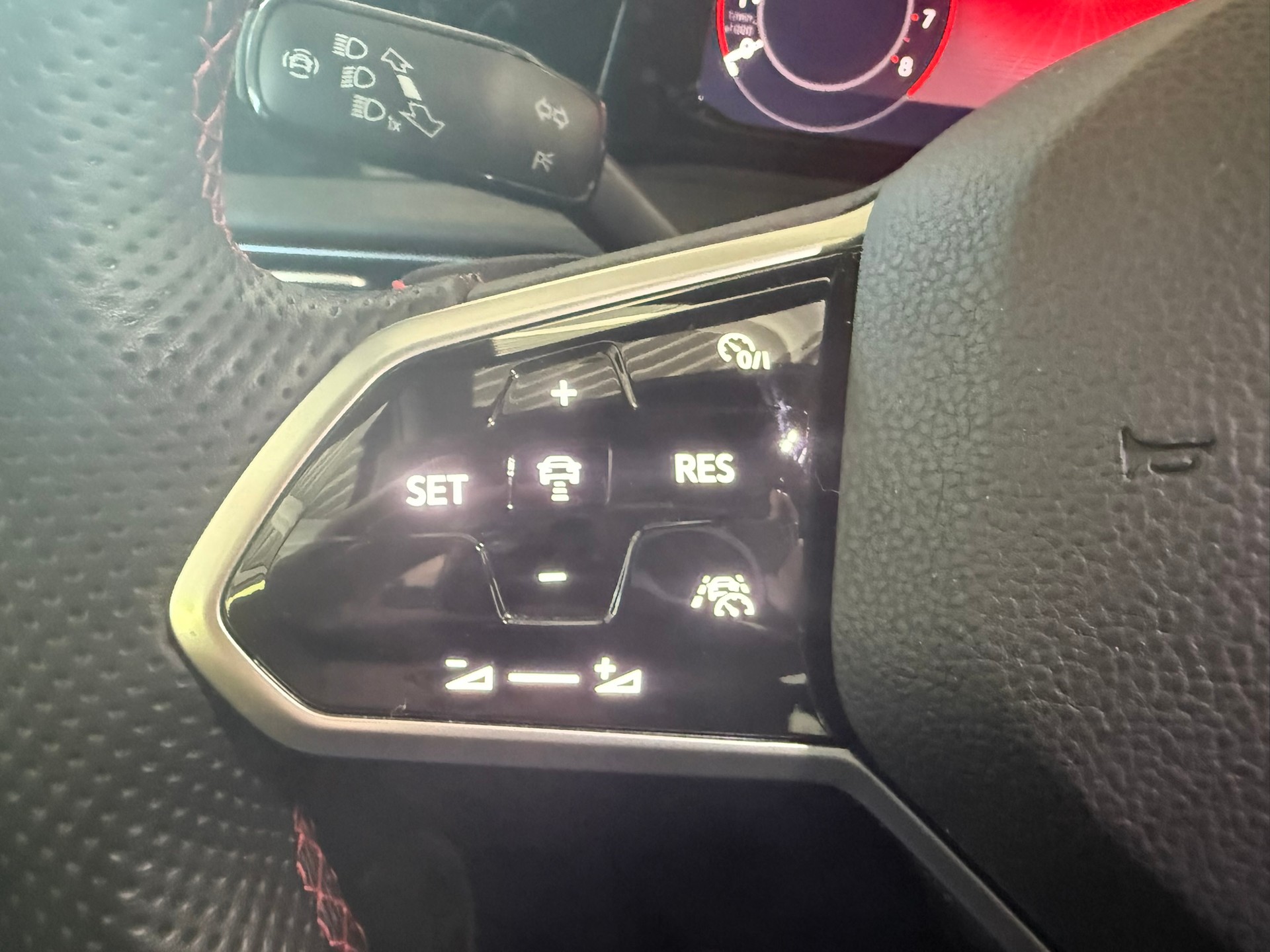 VW Golf 2.0 TSI GTI Clubsport DSG-image-15