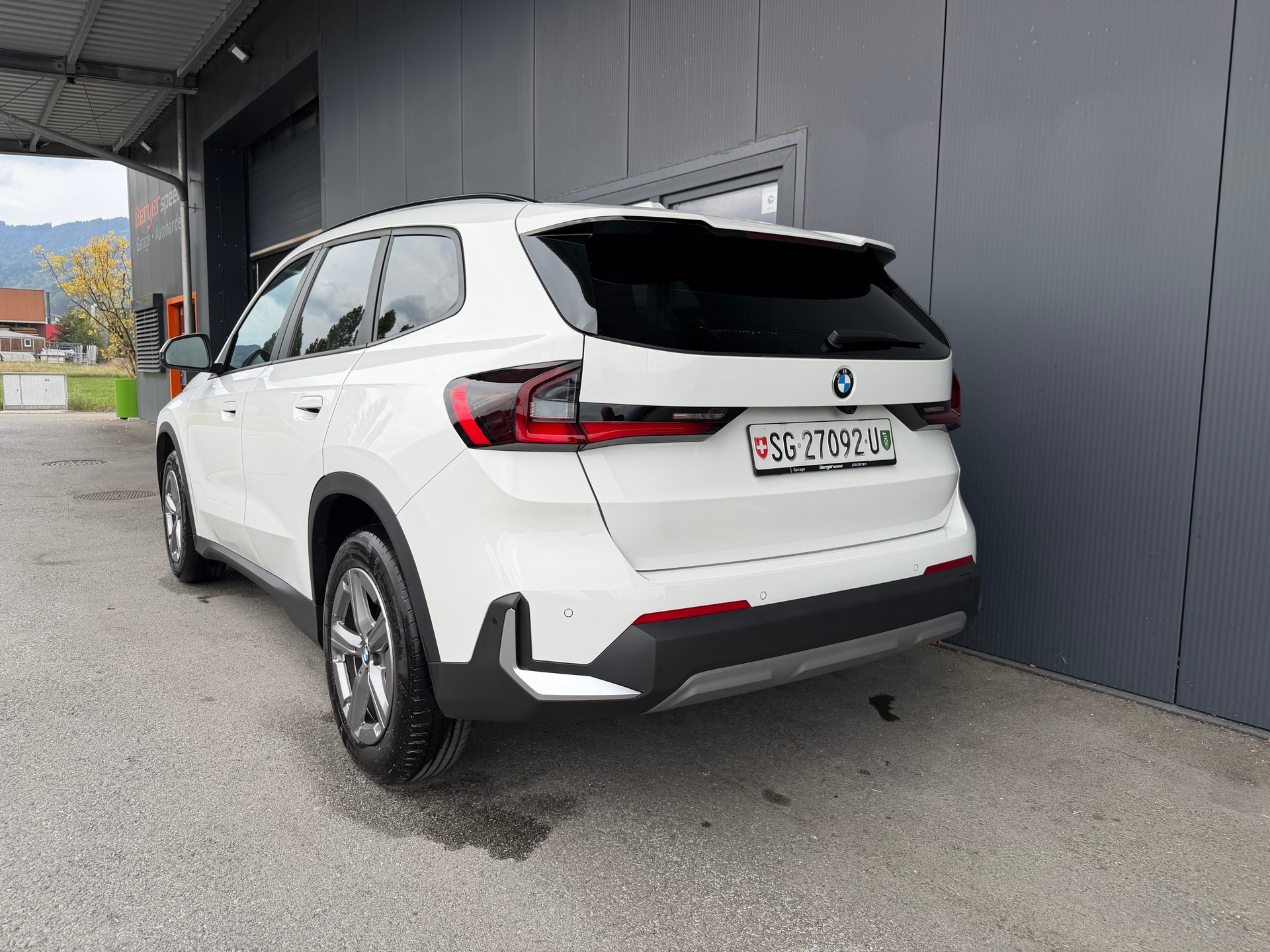 BMW X1 xDrive 20d 48V-image-2