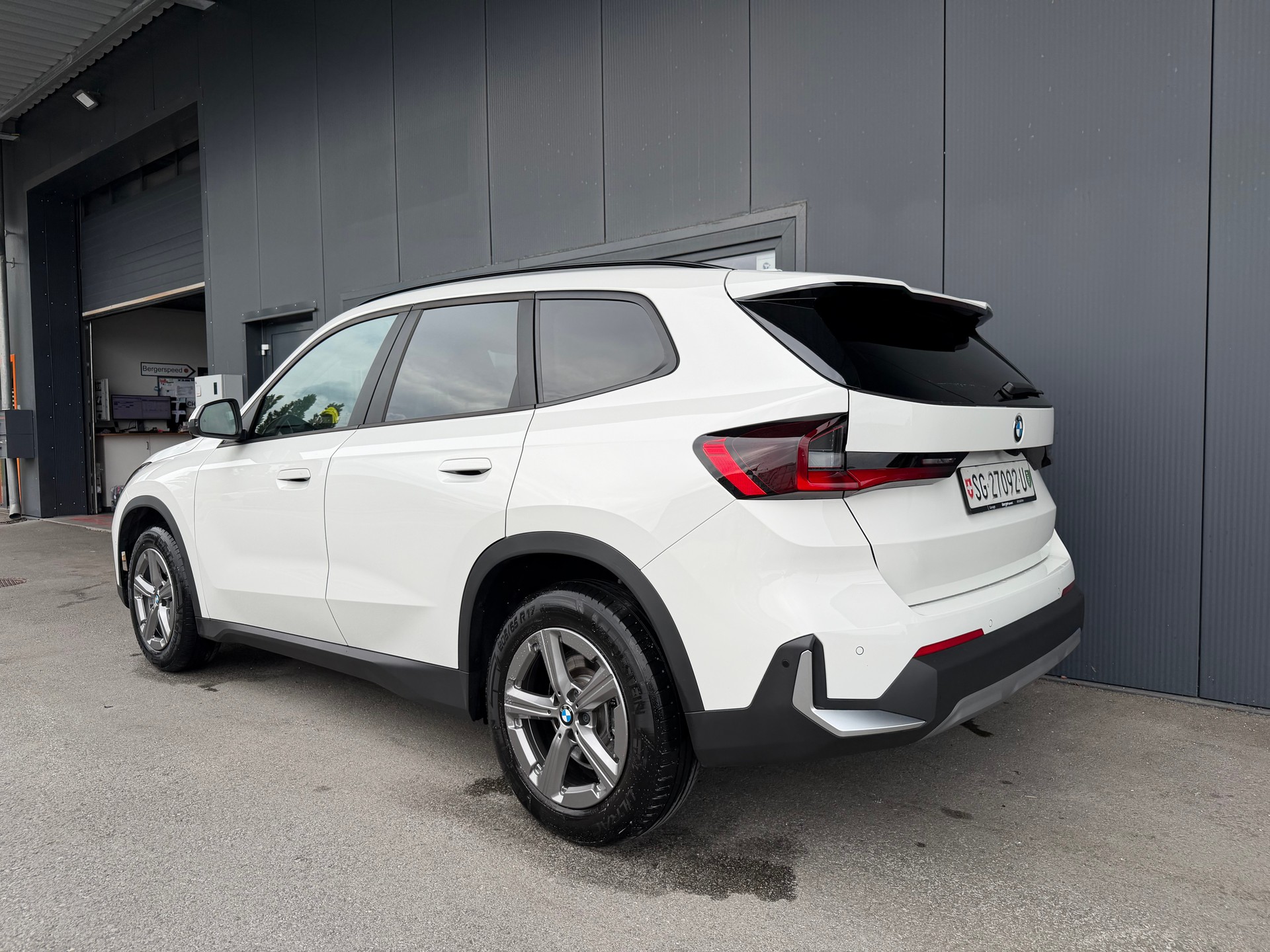 BMW X1 xDrive 20d 48V-image-3