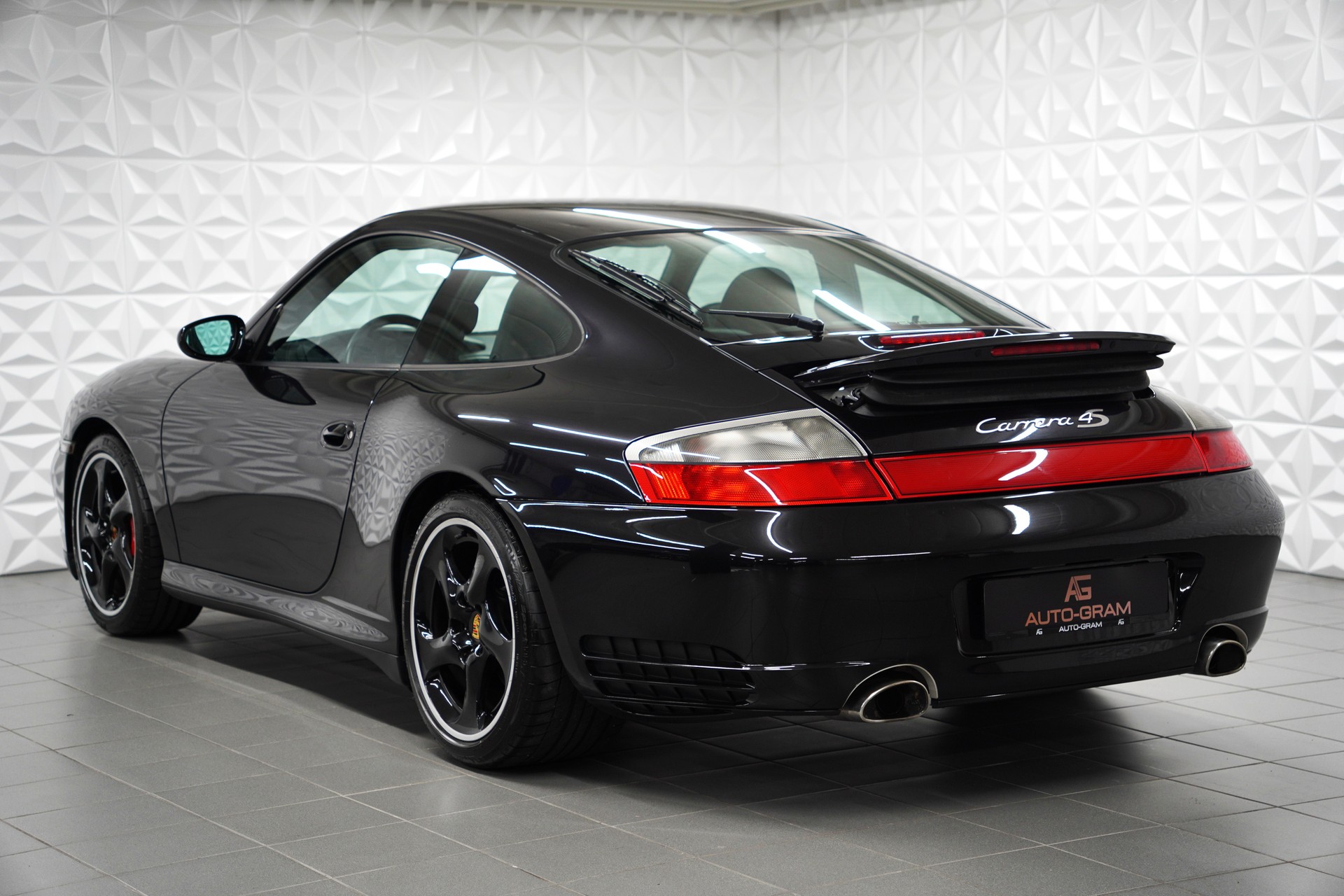 PORSCHE 911 Carrera 4 S-image-2