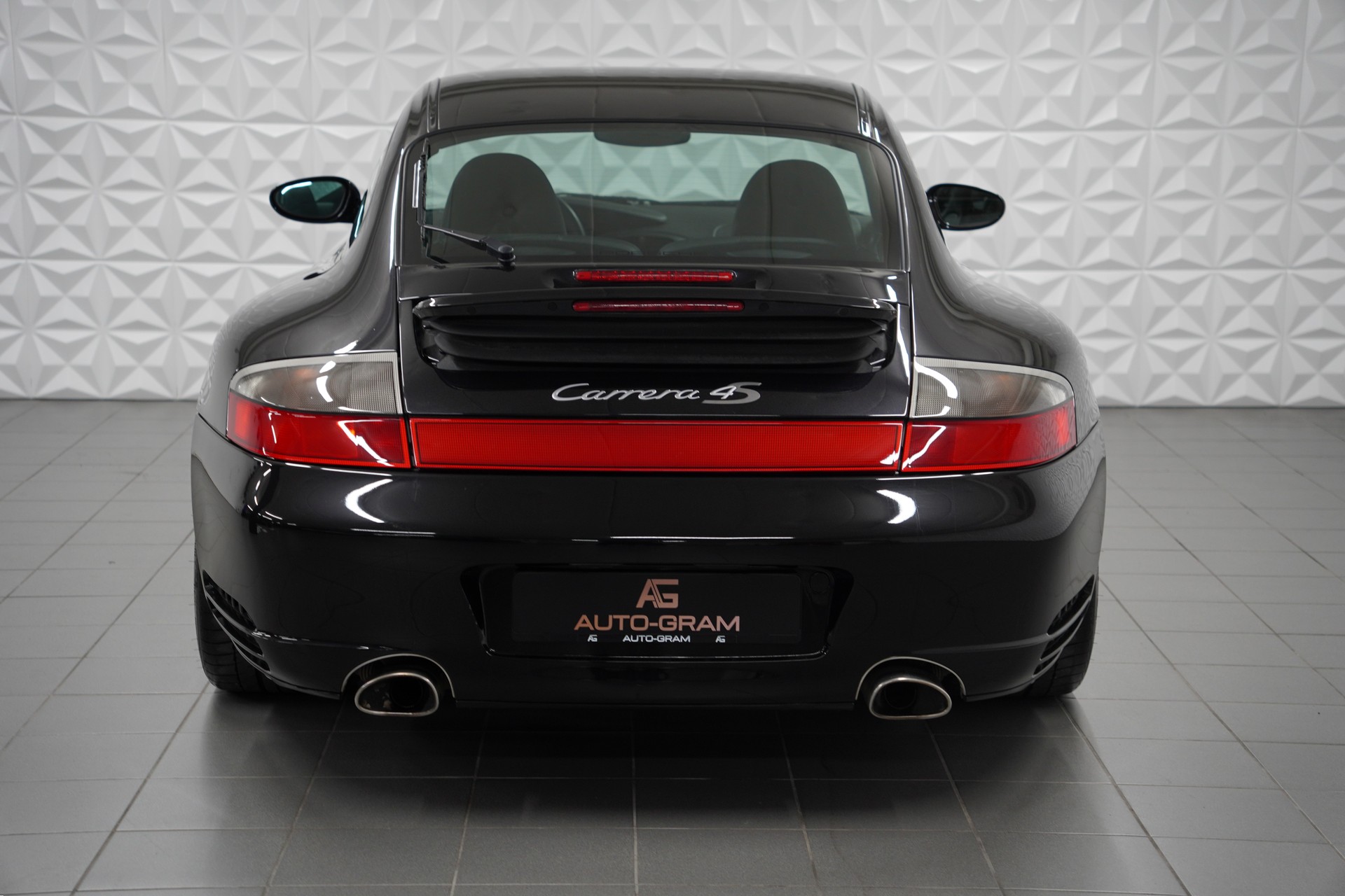 PORSCHE 911 Carrera 4 S-image-3