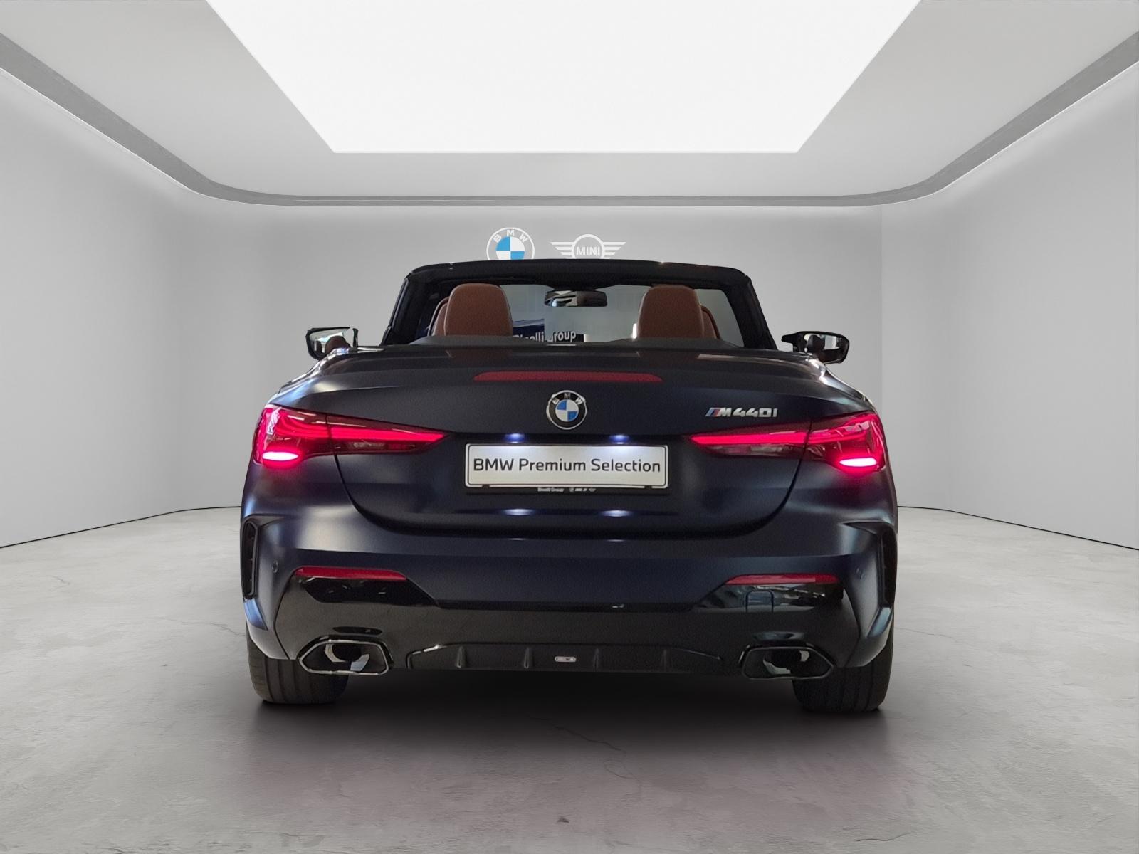 BMW M440i Cabrio xDrive Individual-showroom-element-3