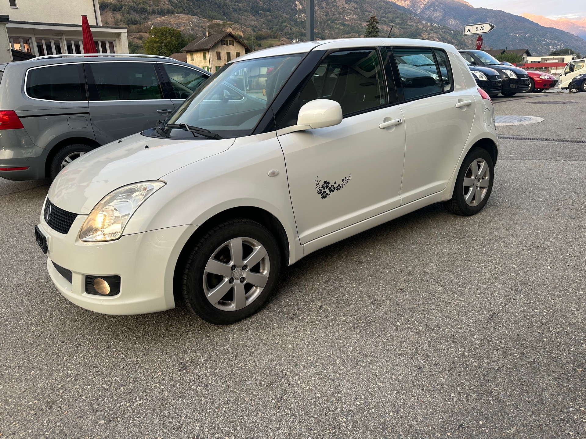 SUZUKI Swift 1.3i 16V GL Top Piz Sulai LE 4x4-image-2