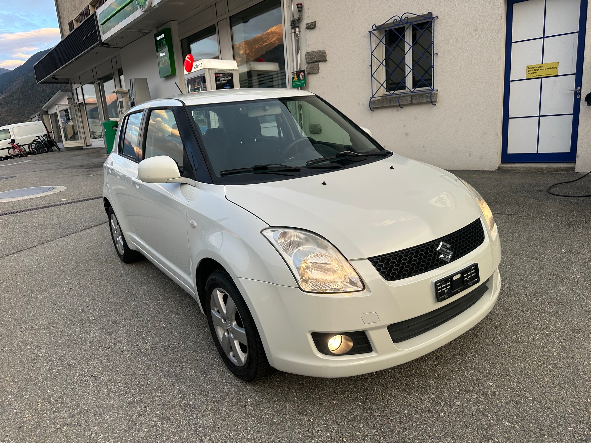 SUZUKI Swift 1.3i 16V GL Top Piz Sulai LE 4x4-image-0