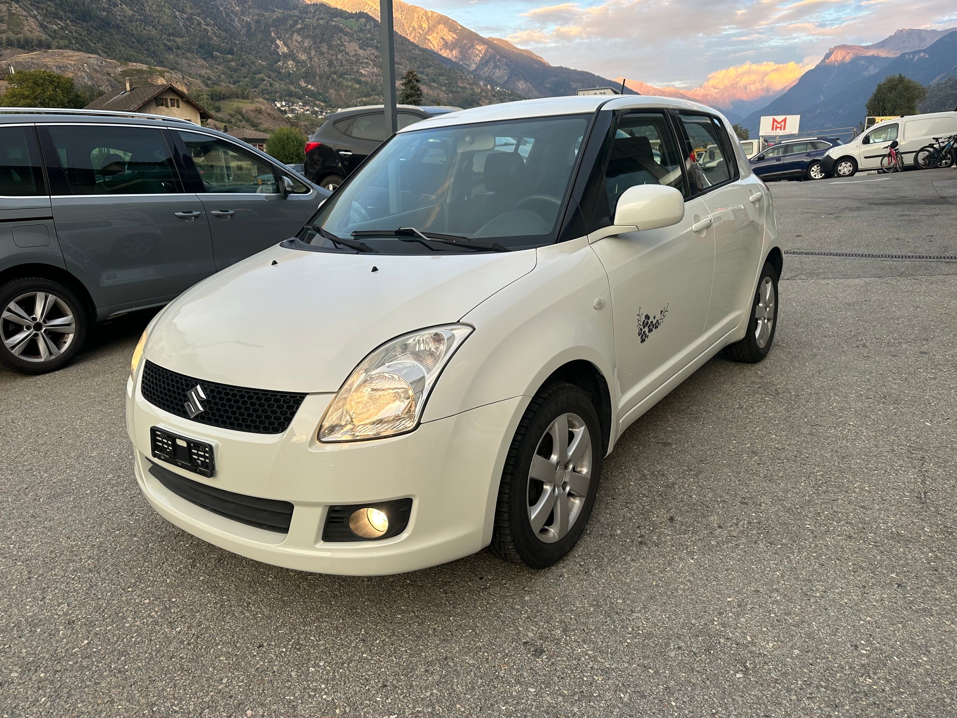 SUZUKI Swift 1.3i 16V GL Top Piz Sulai LE 4x4-image-1