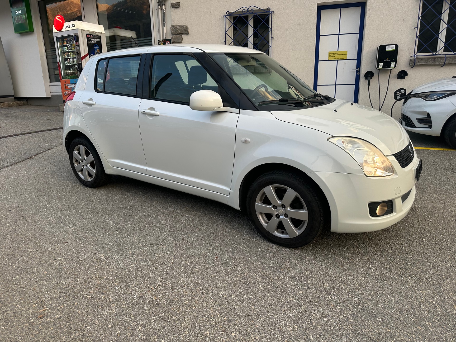 SUZUKI Swift 1.3i 16V GL Top Piz Sulai LE 4x4-image-3
