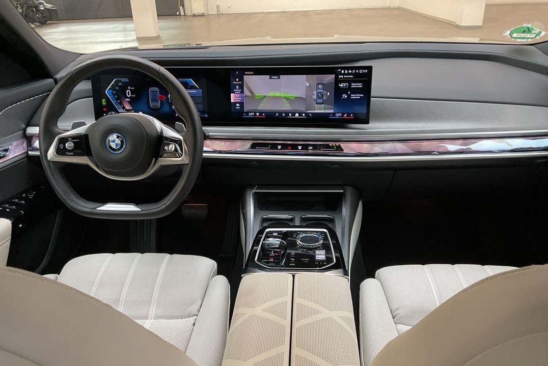 BMW 750e xDrive Steptronic-image-5