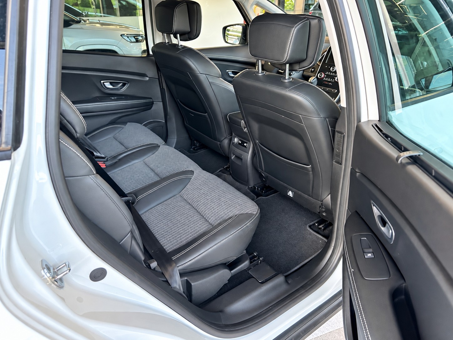 RENAULT Grand Scénic 1.3 16V Turbo Intens EDC 7pl.-image-11