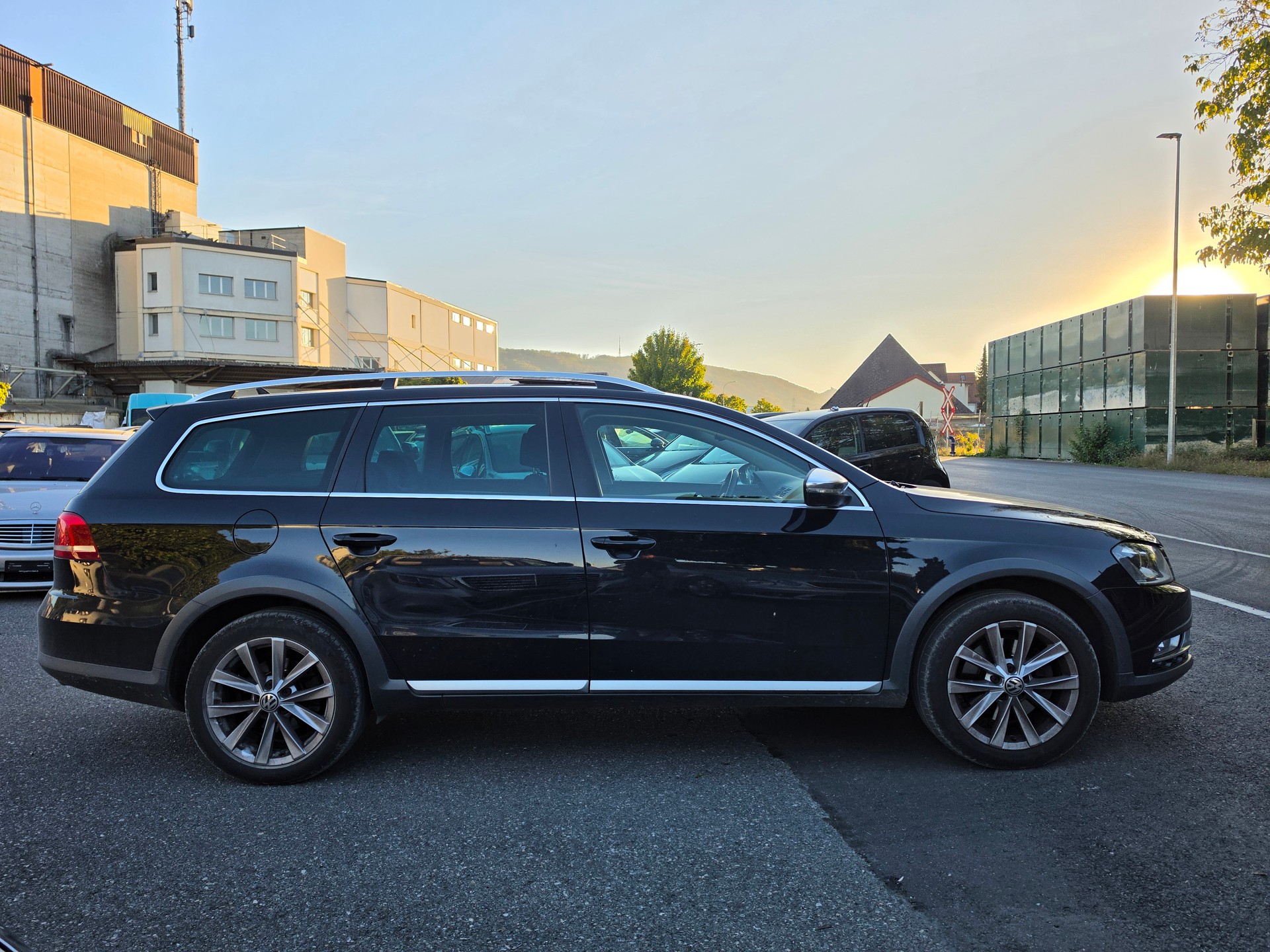 VW Passat Alltrack 2.0 TDI BMT 4Motion DSG-image-5