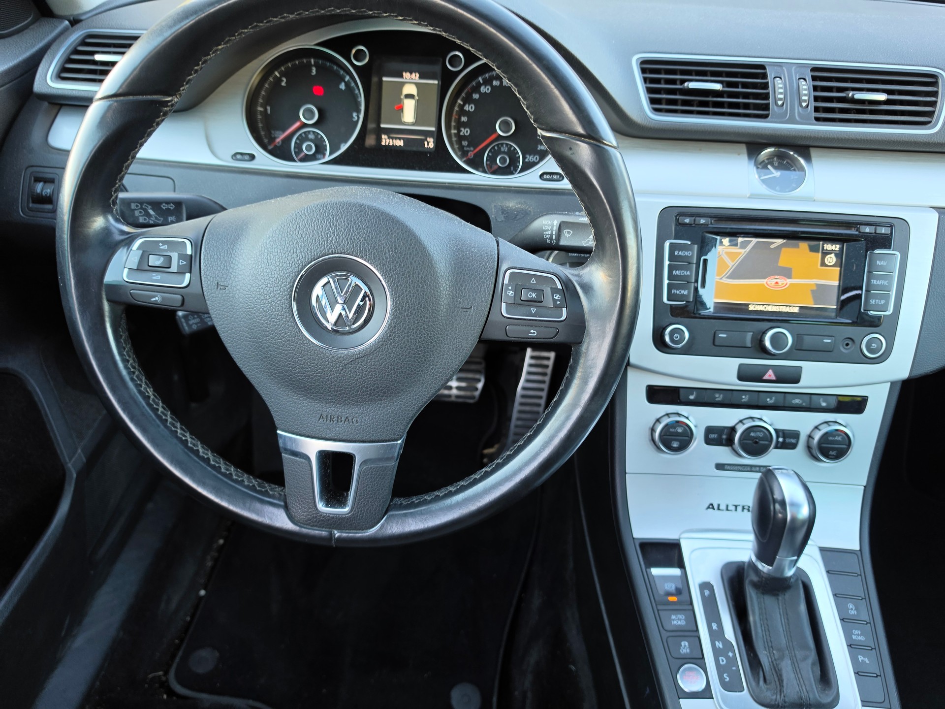 VW Passat Alltrack 2.0 TDI BMT 4Motion DSG-image-12