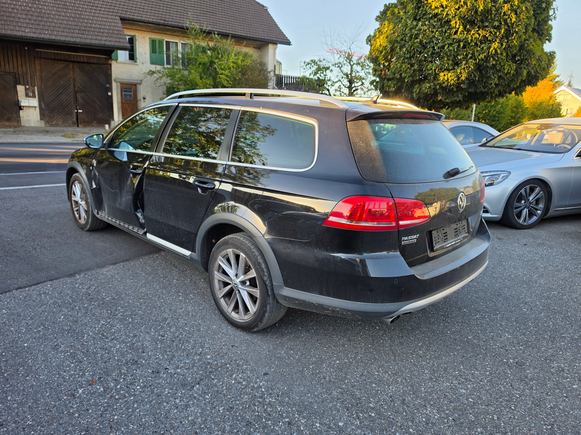VW Passat Alltrack 2.0 TDI BMT 4Motion DSG-image-2